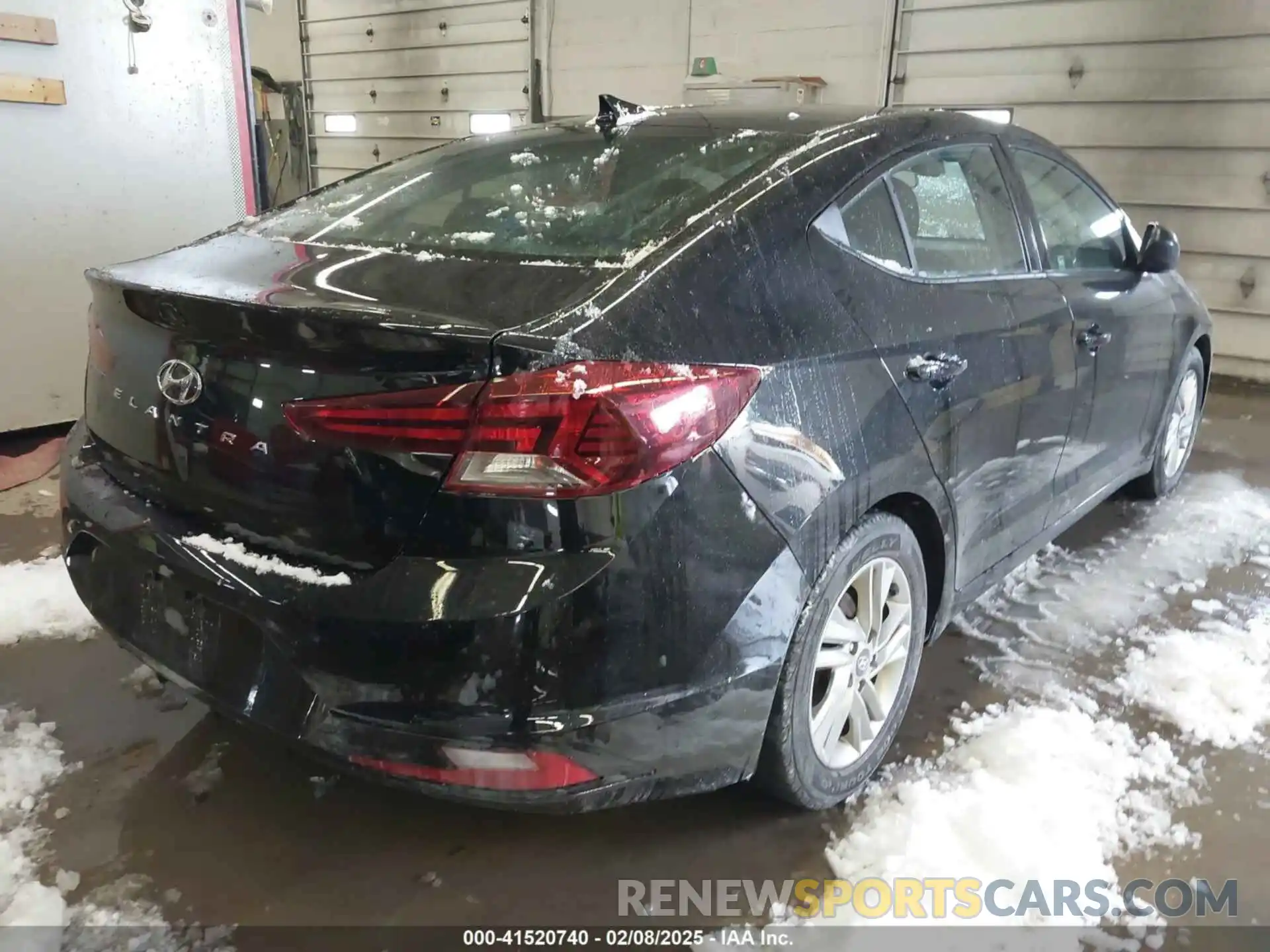 4 Photograph of a damaged car 5NPD84LF8KH443942 HYUNDAI ELANTRA 2019