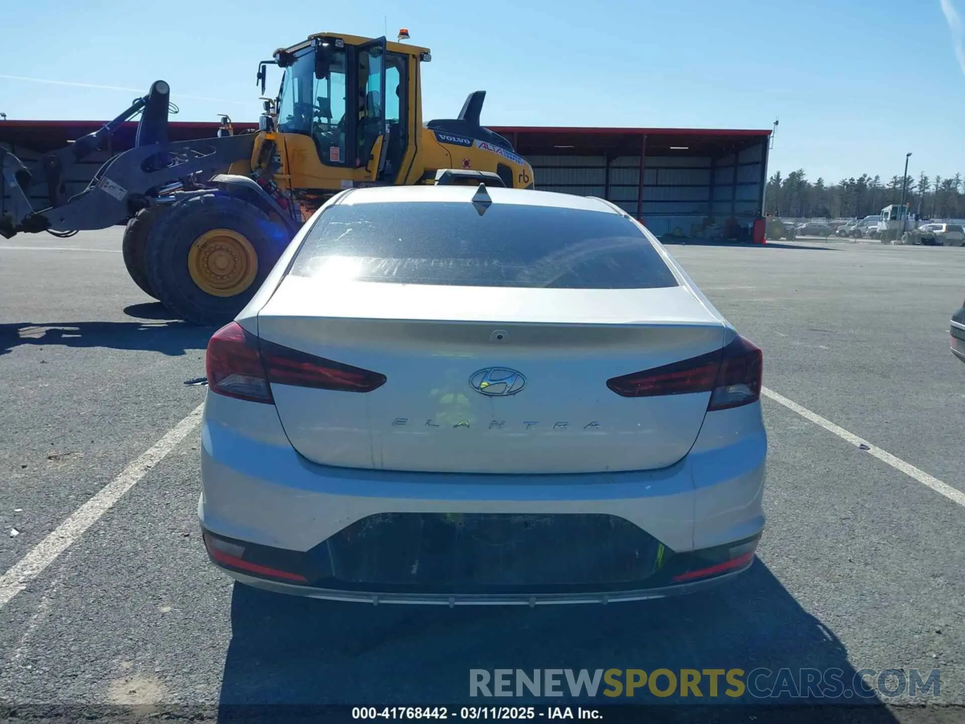 17 Photograph of a damaged car 5NPD84LF8KH448669 HYUNDAI ELANTRA 2019