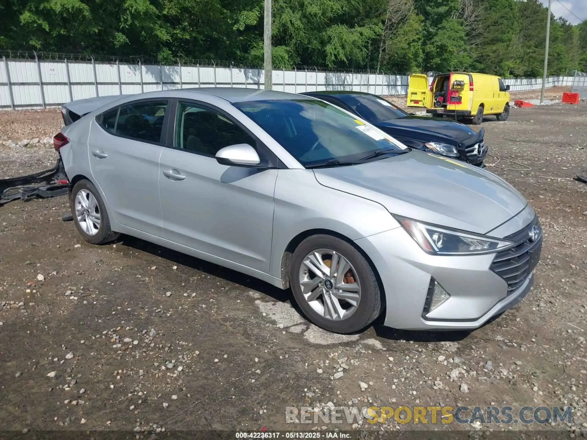 1 Photograph of a damaged car 5NPD84LF8KH466976 HYUNDAI ELANTRA 2019