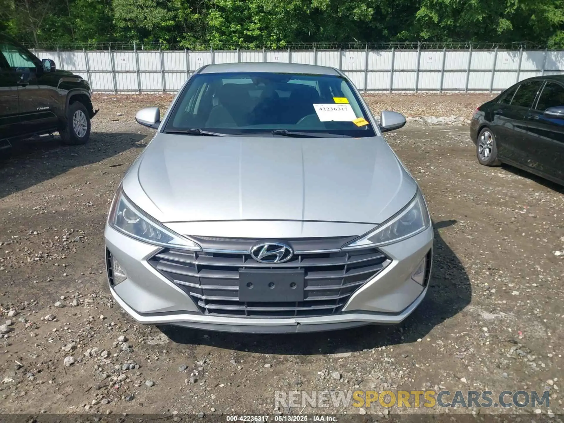 13 Photograph of a damaged car 5NPD84LF8KH466976 HYUNDAI ELANTRA 2019