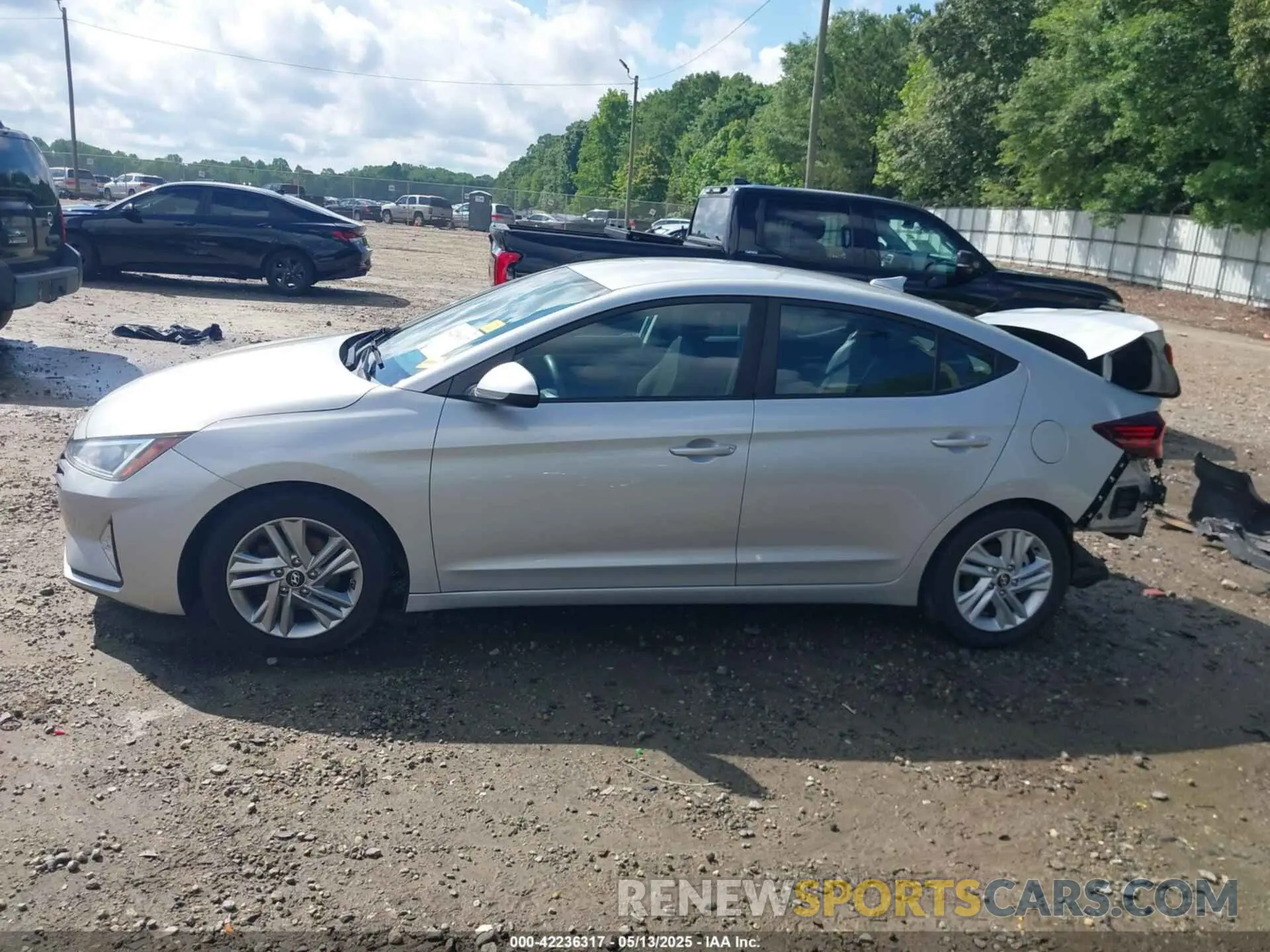 15 Photograph of a damaged car 5NPD84LF8KH466976 HYUNDAI ELANTRA 2019