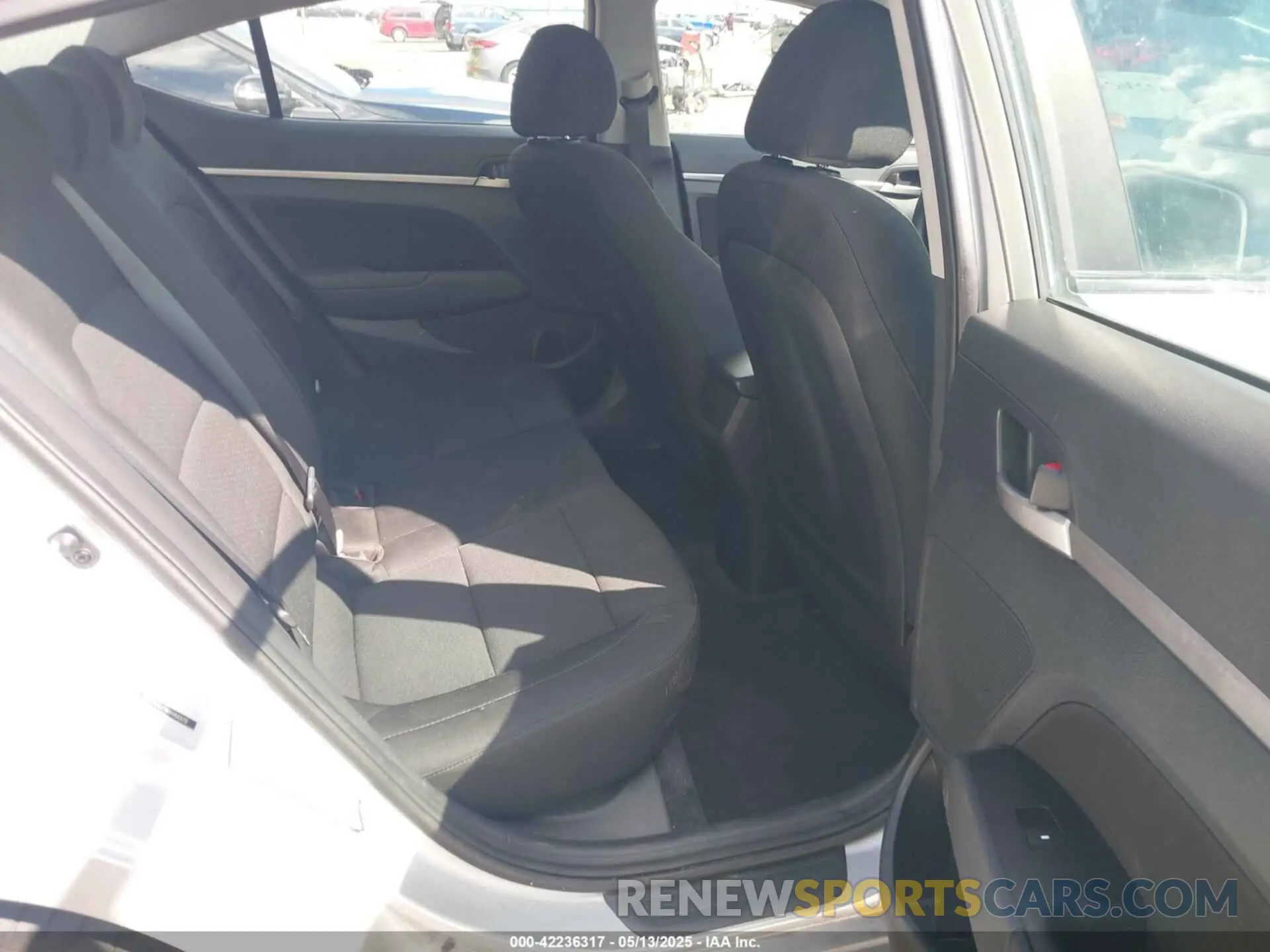 8 Photograph of a damaged car 5NPD84LF8KH466976 HYUNDAI ELANTRA 2019