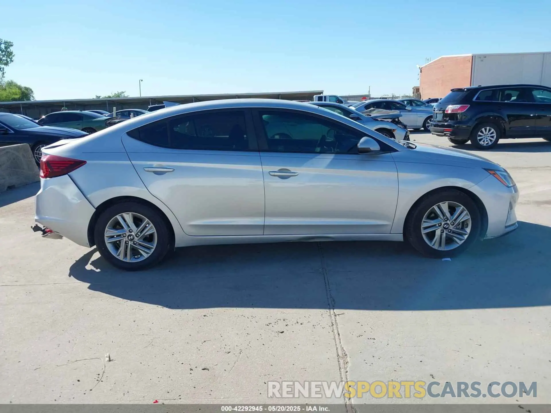 14 Photograph of a damaged car 5NPD84LF8KH478075 HYUNDAI ELANTRA 2019