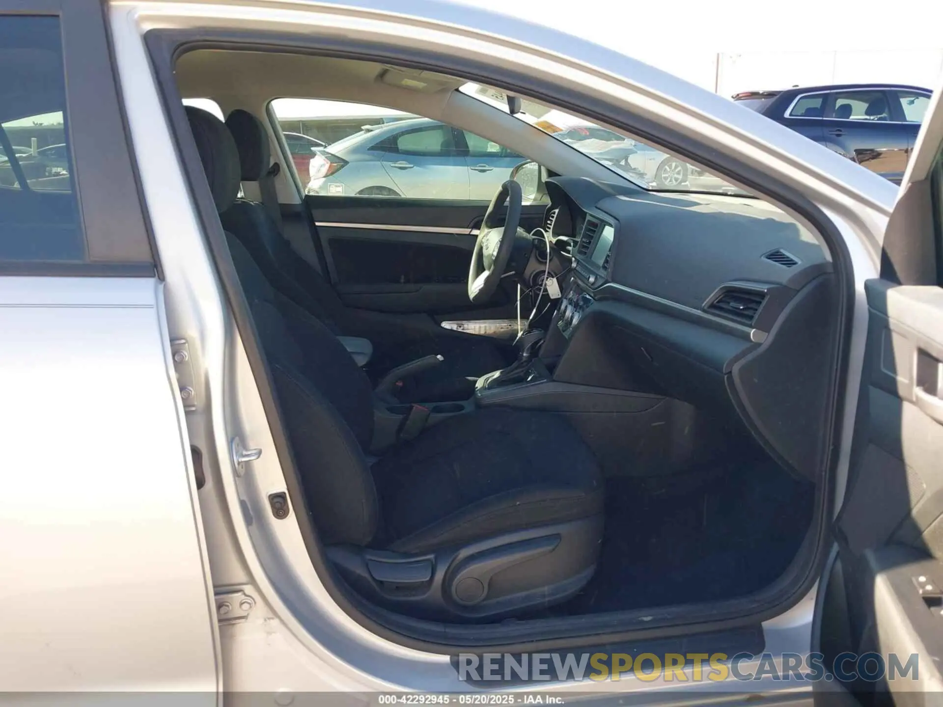 5 Photograph of a damaged car 5NPD84LF8KH478075 HYUNDAI ELANTRA 2019