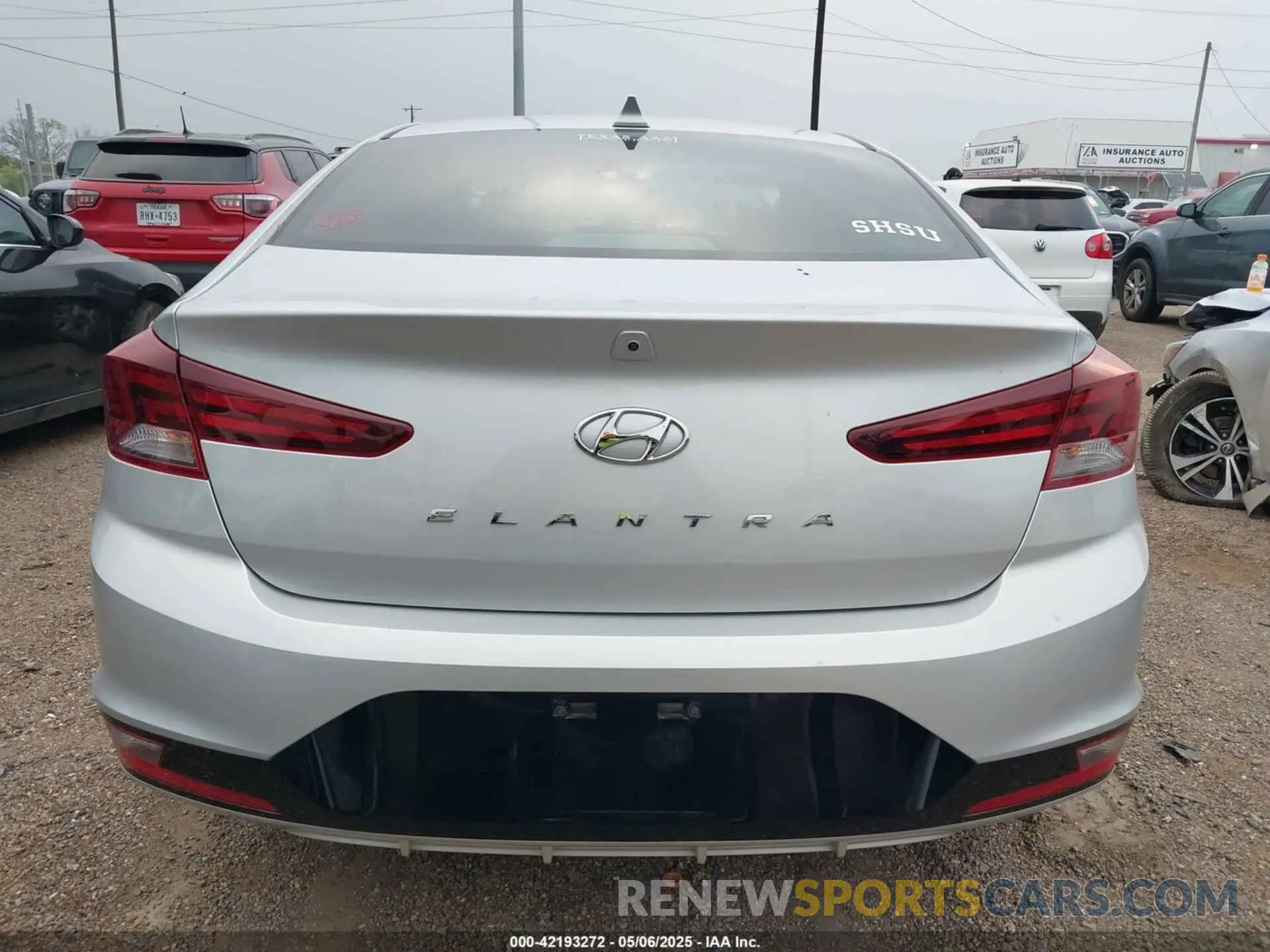 16 Photograph of a damaged car 5NPD84LF9KH421531 HYUNDAI ELANTRA 2019