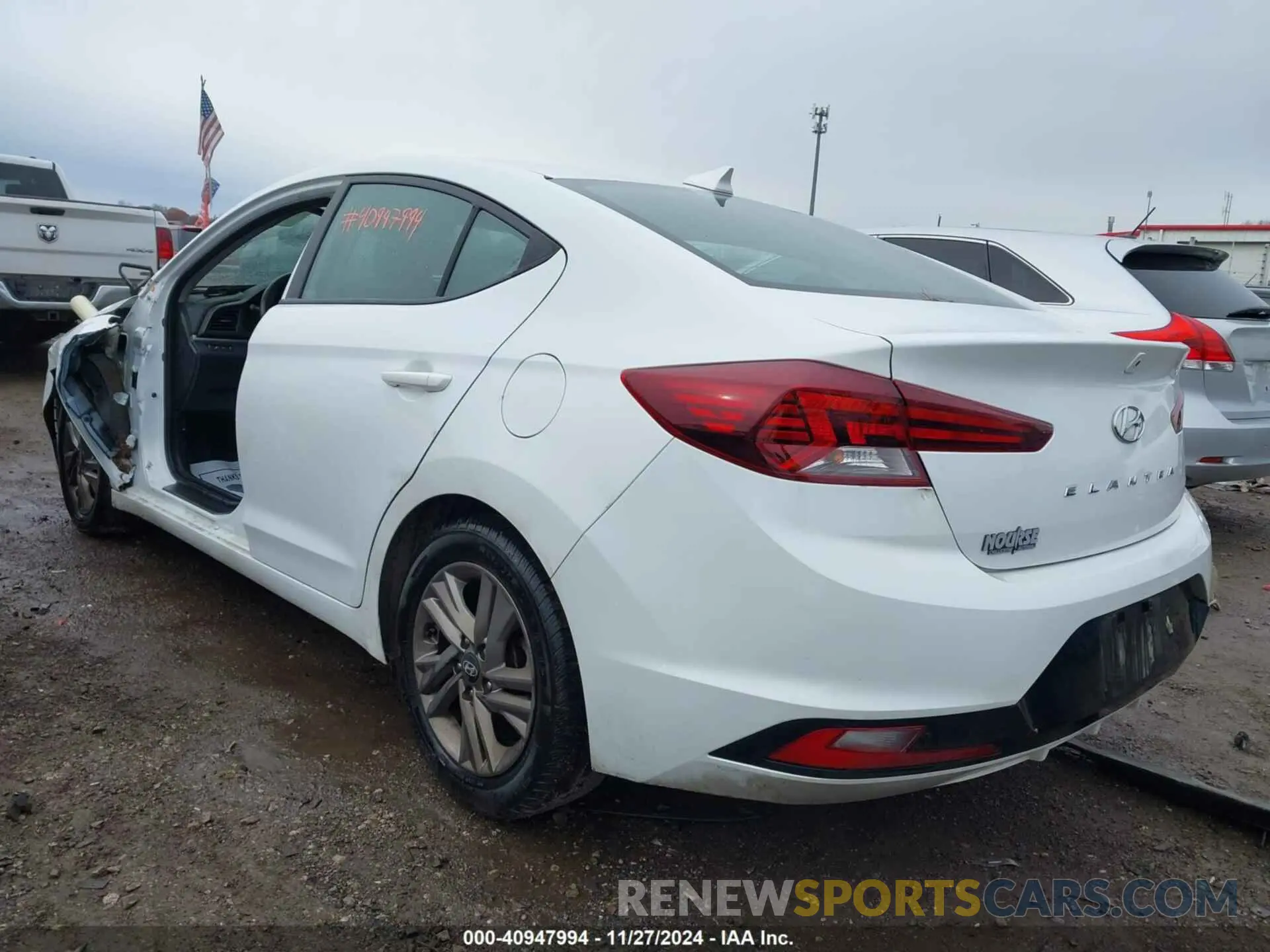 3 Photograph of a damaged car 5NPD84LF9KH431914 HYUNDAI ELANTRA 2019