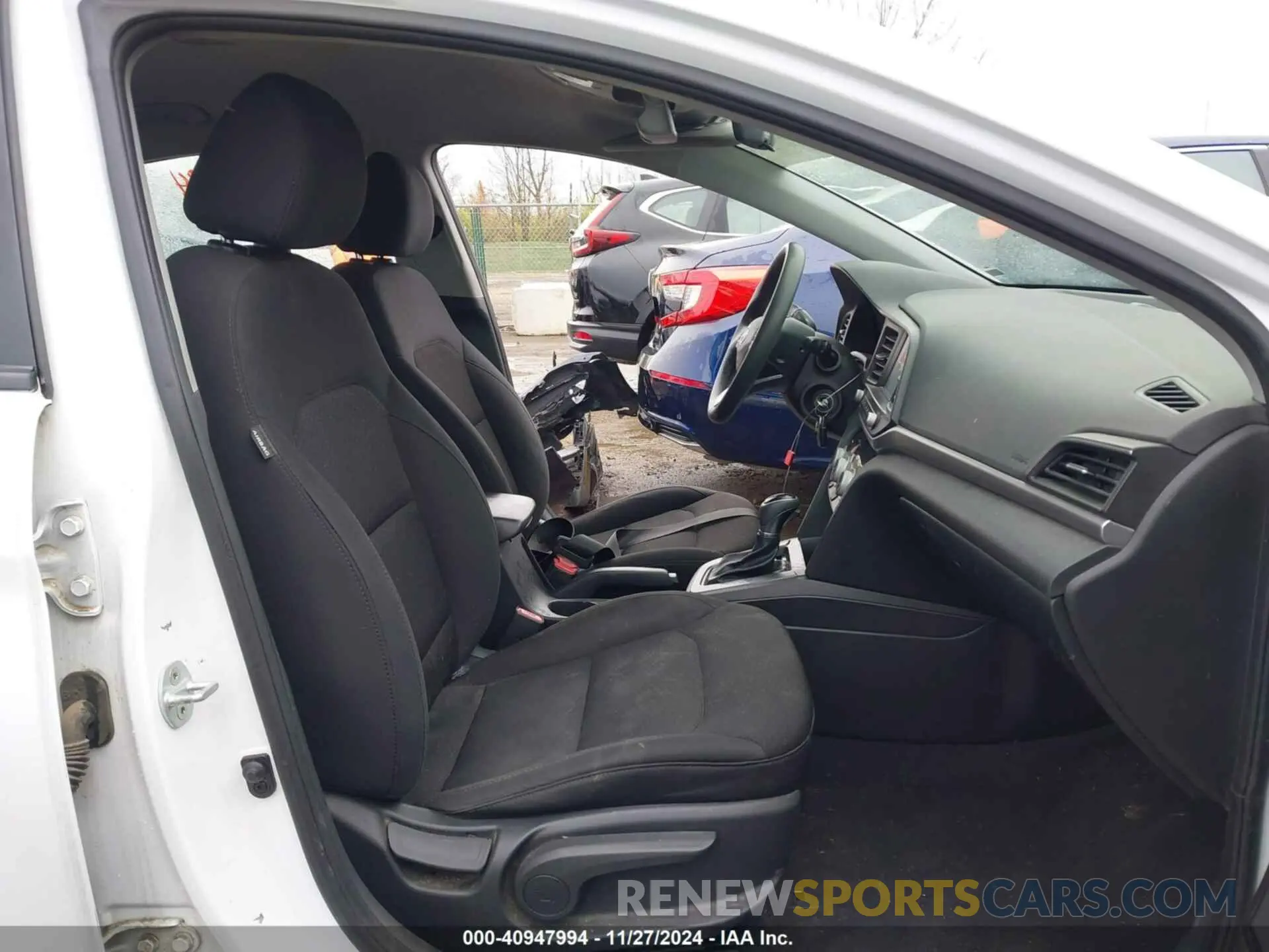 5 Photograph of a damaged car 5NPD84LF9KH431914 HYUNDAI ELANTRA 2019