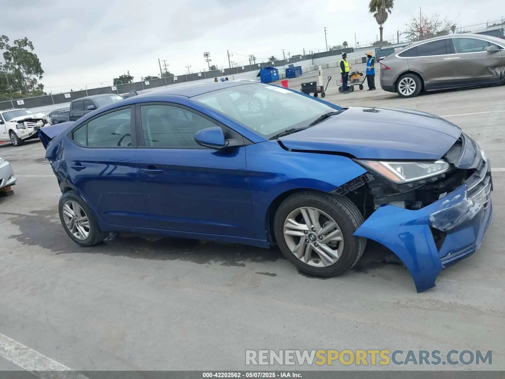 14 Photograph of a damaged car 5NPD84LF9KH436109 HYUNDAI ELANTRA 2019