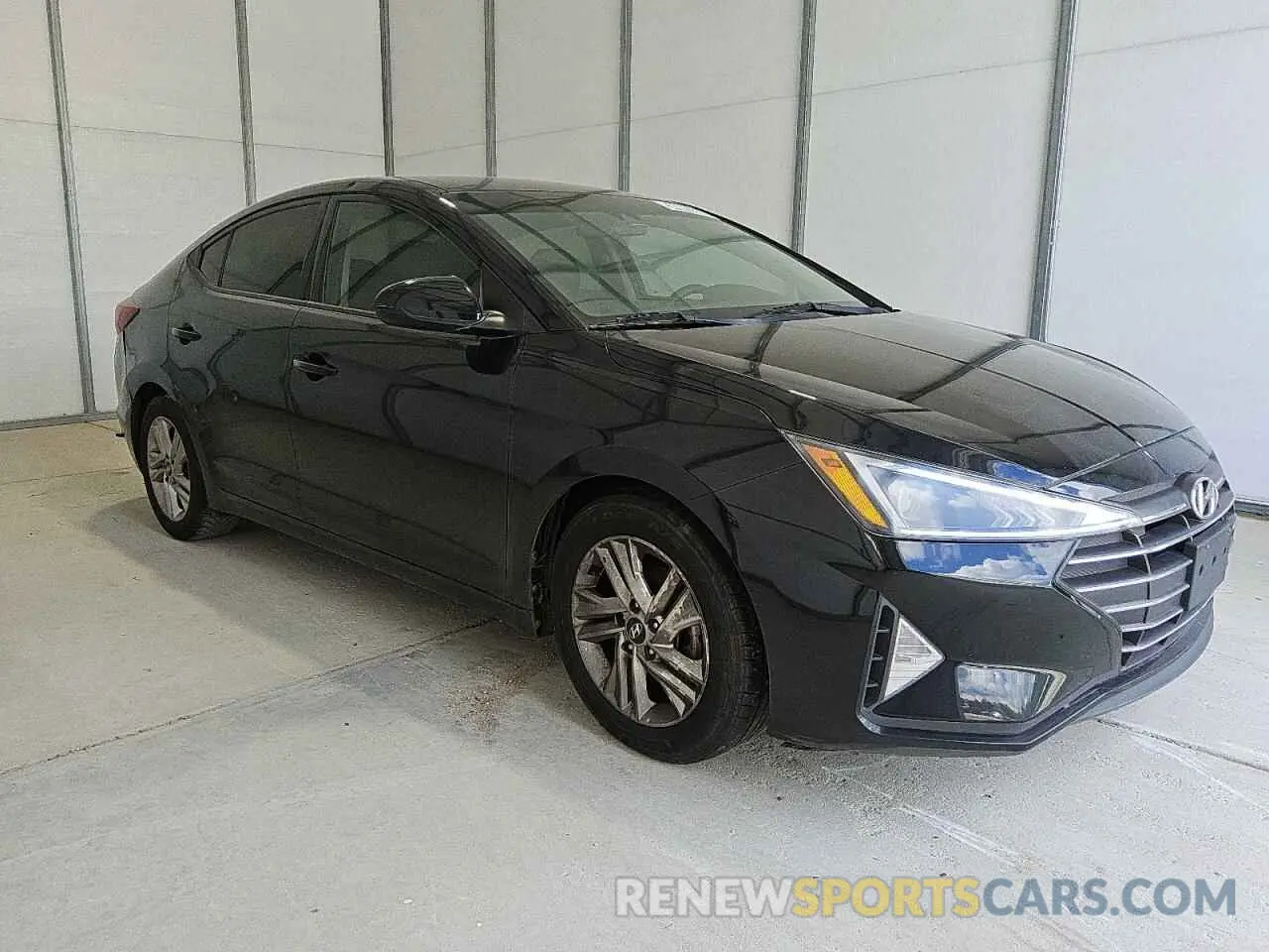 4 Photograph of a damaged car 5NPD84LF9KH437809 HYUNDAI ELANTRA 2019