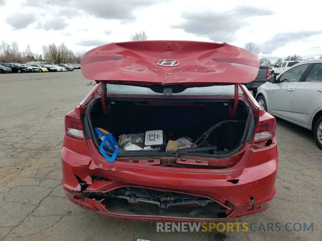 6 Photograph of a damaged car 5NPD84LF9KH440404 HYUNDAI ELANTRA 2019
