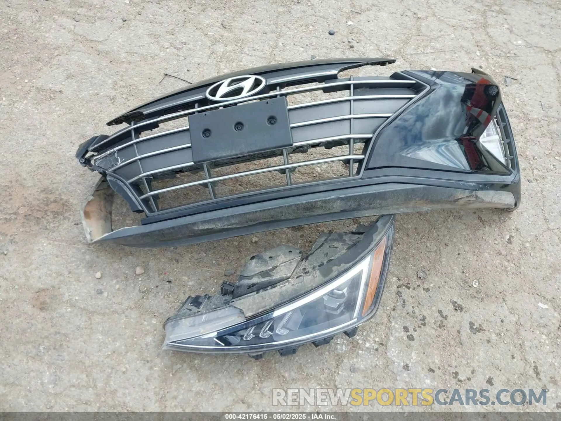 12 Photograph of a damaged car 5NPD84LF9KH442881 HYUNDAI ELANTRA 2019