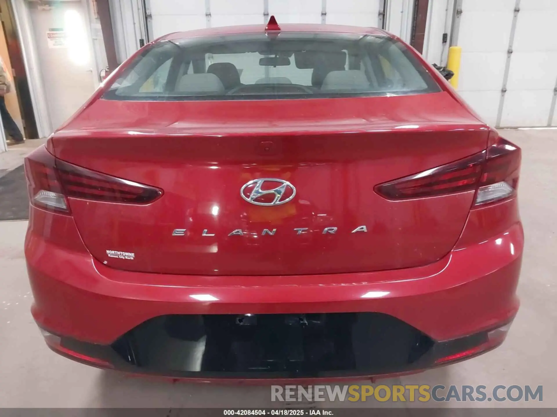 16 Photograph of a damaged car 5NPD84LF9KH446011 HYUNDAI ELANTRA 2019