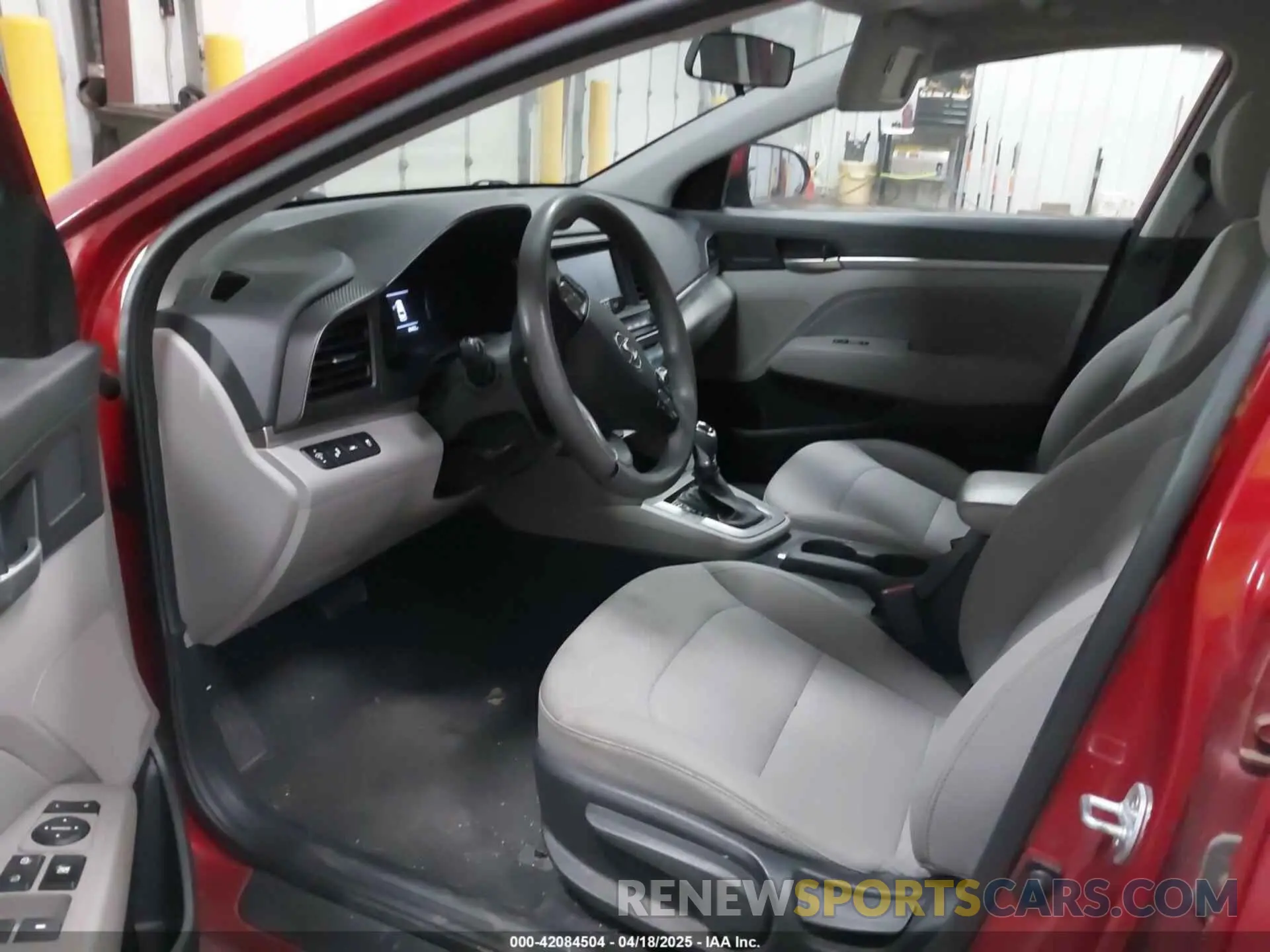 5 Photograph of a damaged car 5NPD84LF9KH446011 HYUNDAI ELANTRA 2019