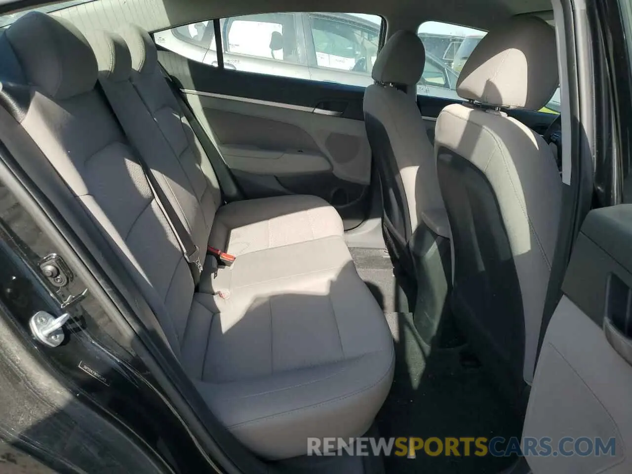 10 Photograph of a damaged car 5NPD84LF9KH453413 HYUNDAI ELANTRA 2019