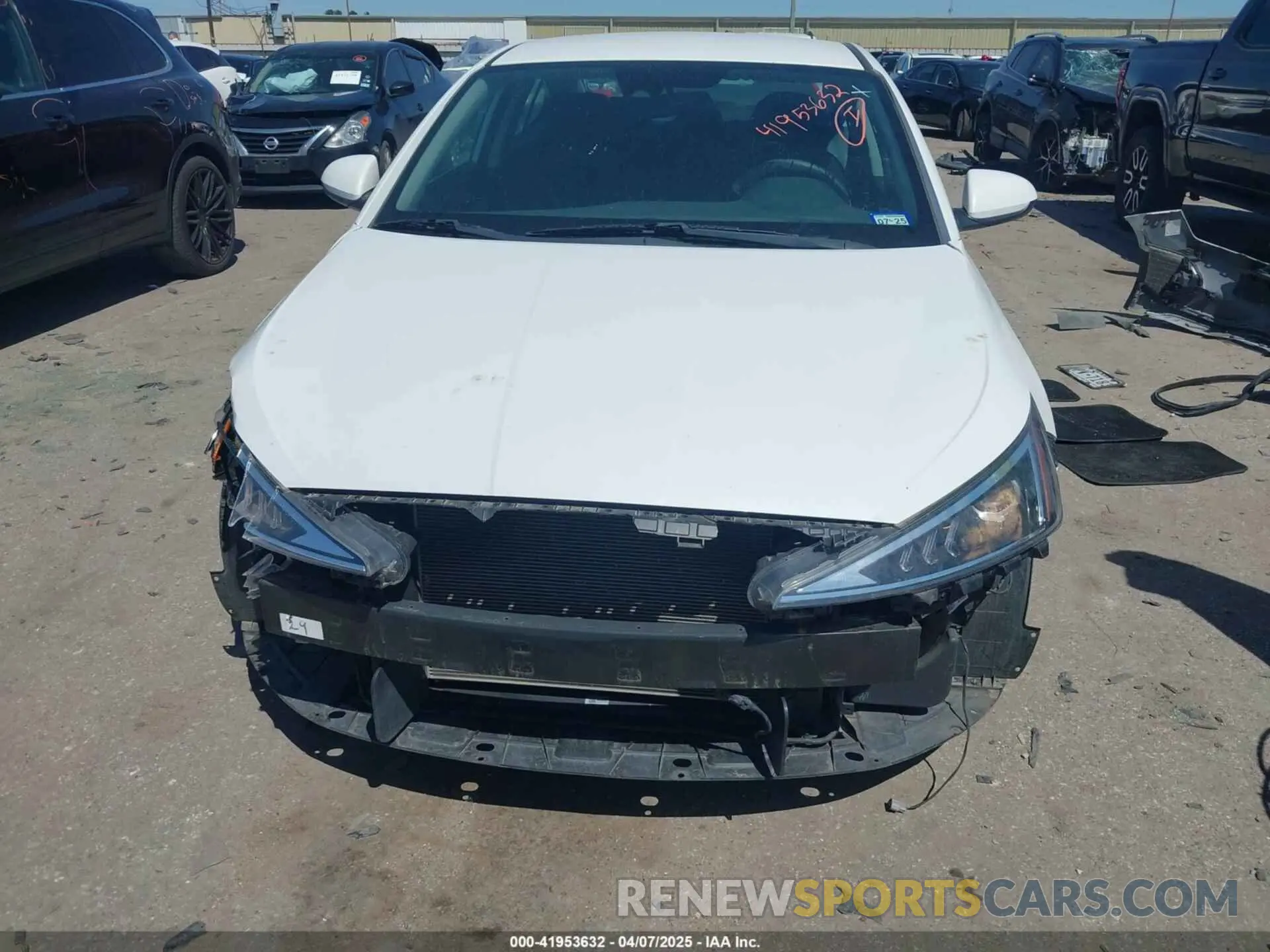 12 Photograph of a damaged car 5NPD84LF9KH458935 HYUNDAI ELANTRA 2019