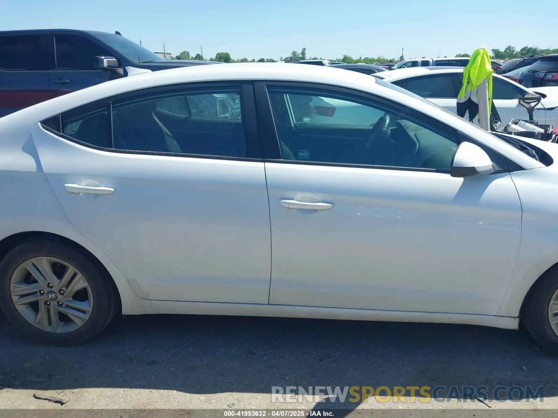 13 Photograph of a damaged car 5NPD84LF9KH458935 HYUNDAI ELANTRA 2019