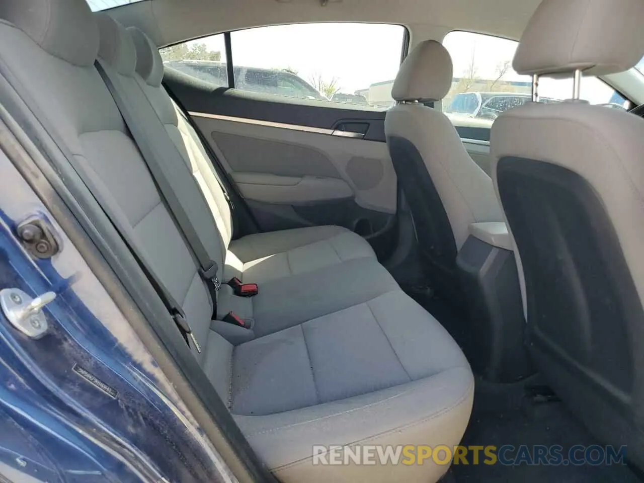 10 Photograph of a damaged car 5NPD84LF9KH469143 HYUNDAI ELANTRA 2019