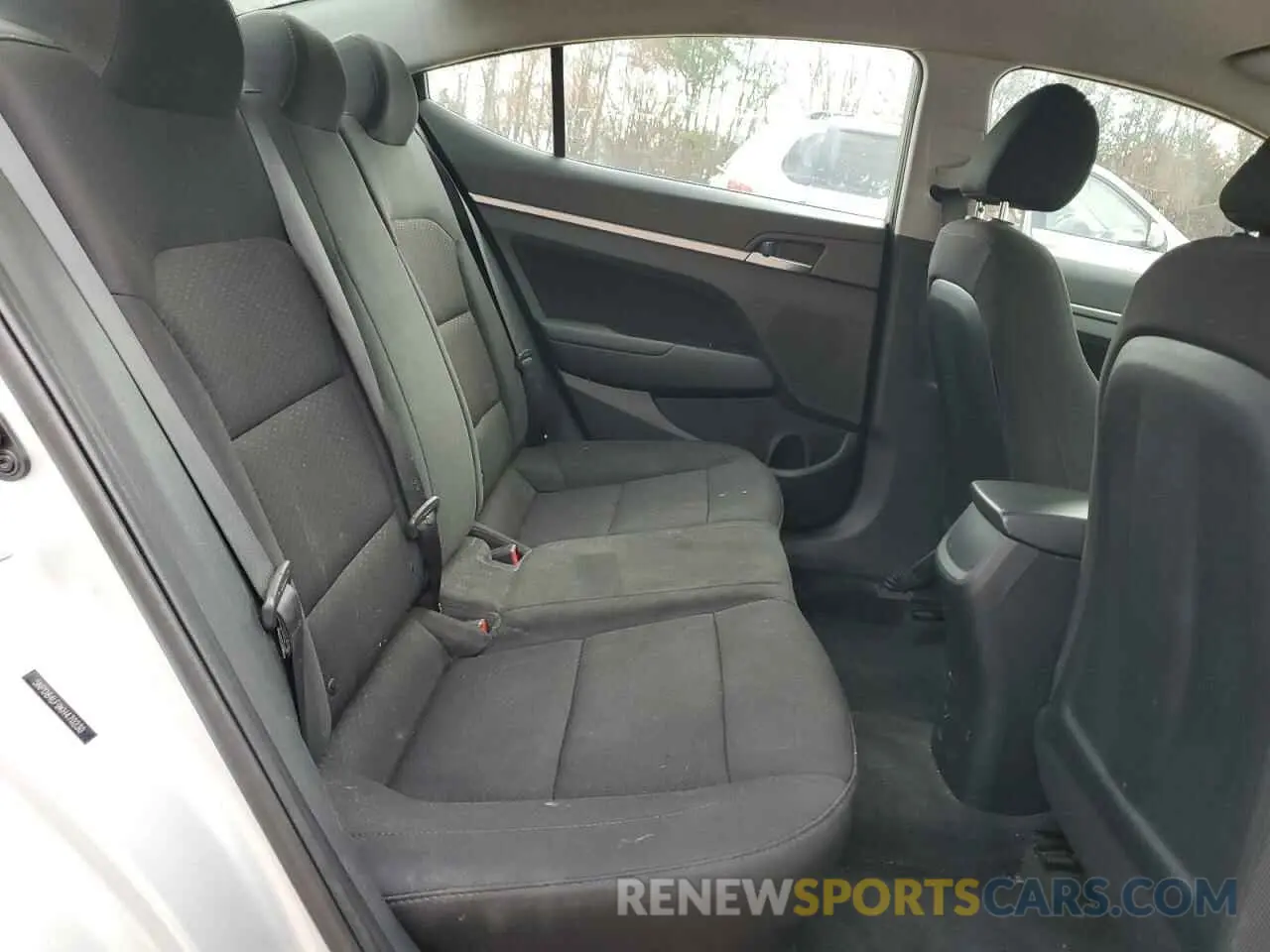 10 Photograph of a damaged car 5NPD84LF9KH470230 HYUNDAI ELANTRA 2019