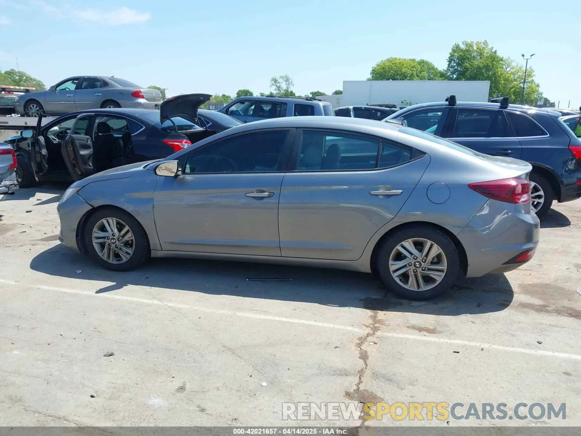 14 Photograph of a damaged car 5NPD84LF9KH471782 HYUNDAI ELANTRA 2019
