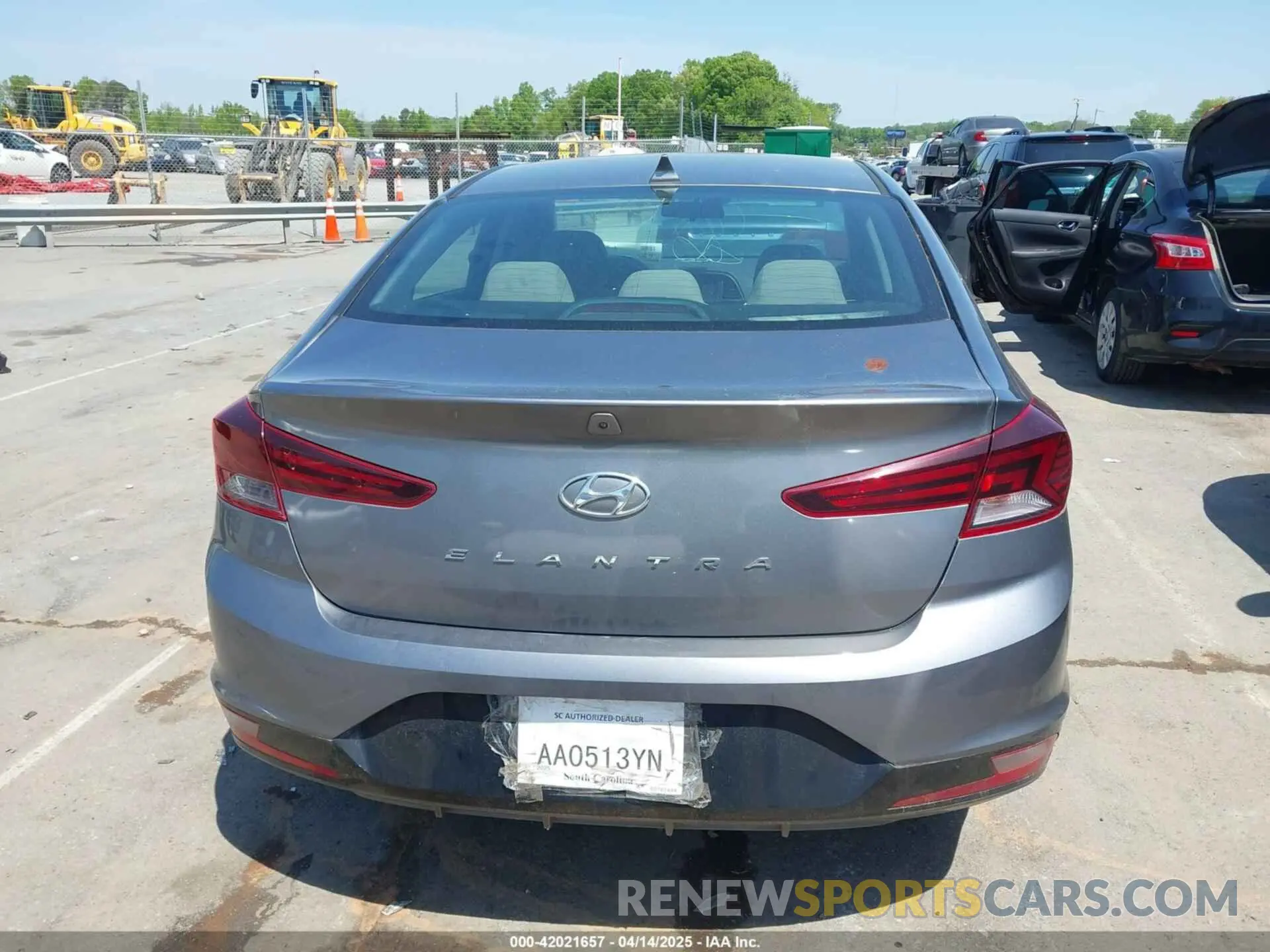 16 Photograph of a damaged car 5NPD84LF9KH471782 HYUNDAI ELANTRA 2019