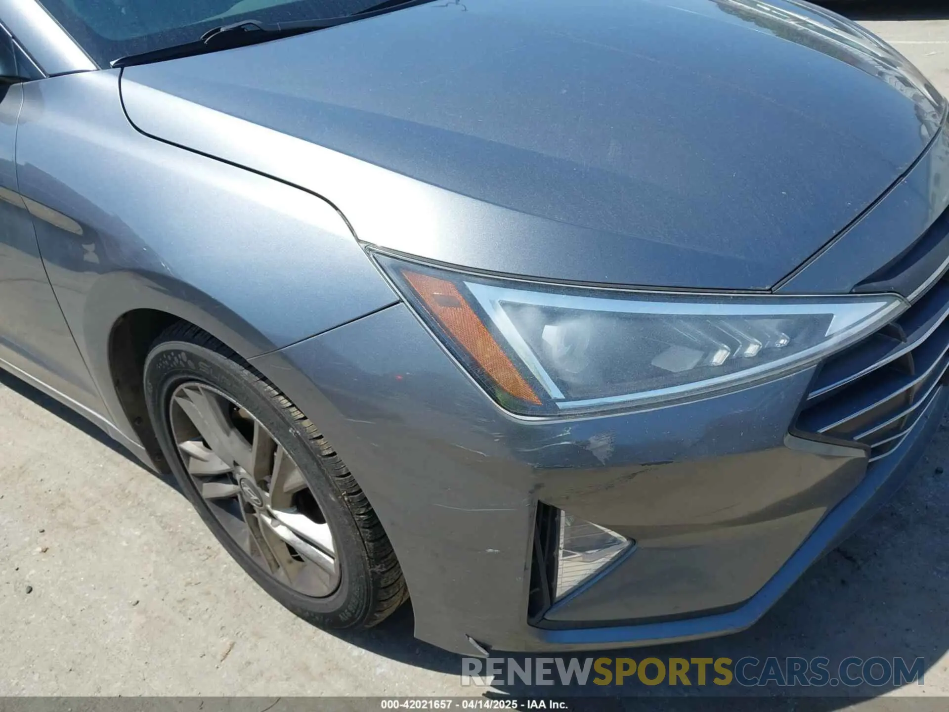 21 Photograph of a damaged car 5NPD84LF9KH471782 HYUNDAI ELANTRA 2019