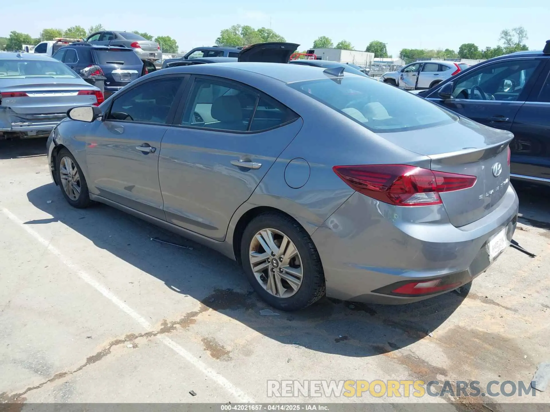 3 Photograph of a damaged car 5NPD84LF9KH471782 HYUNDAI ELANTRA 2019