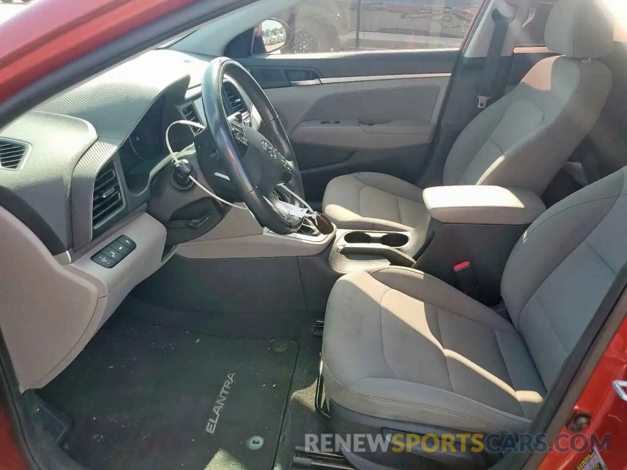 7 Photograph of a damaged car 5NPD84LF9KH481941 HYUNDAI ELANTRA 2019