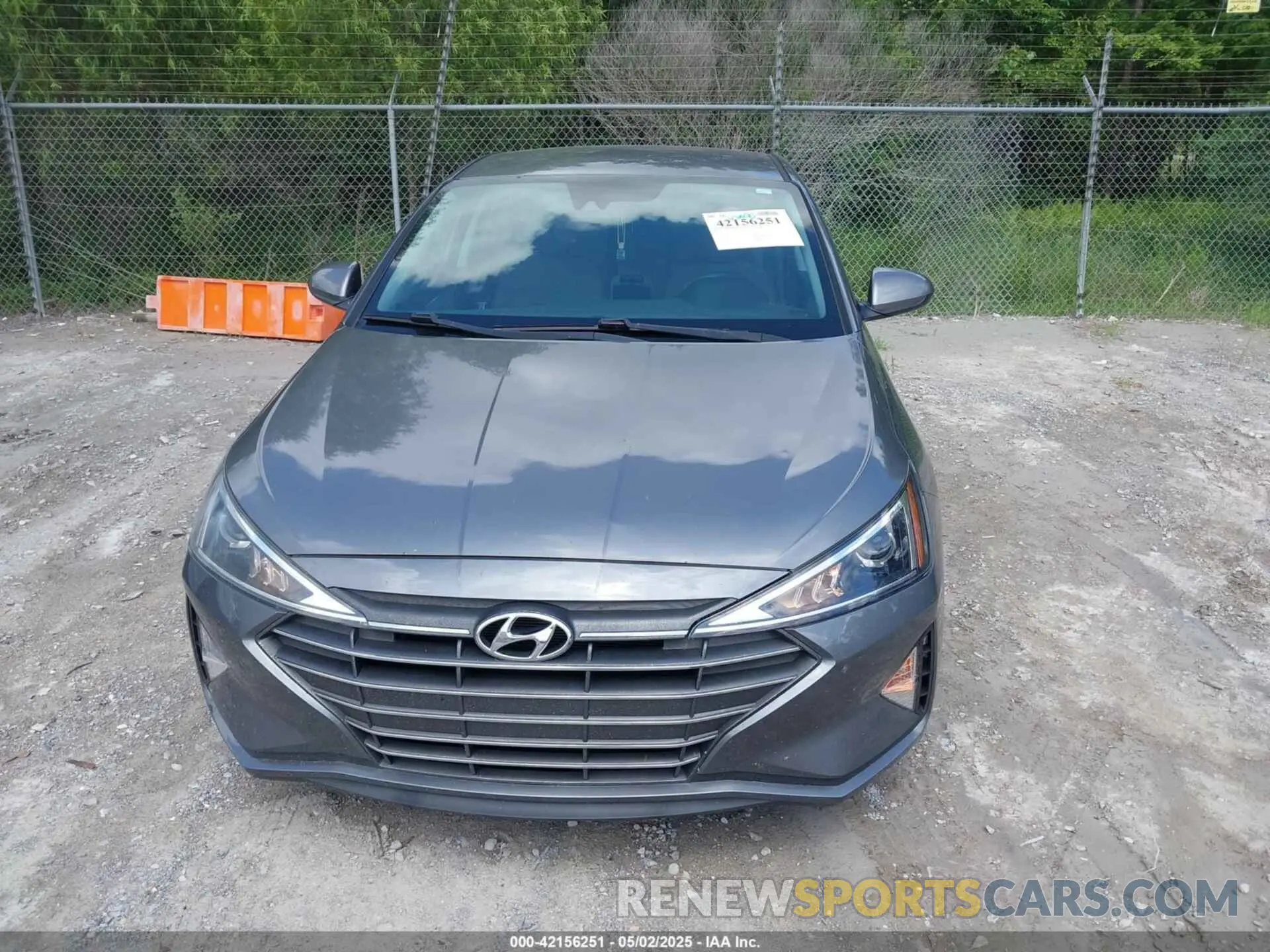 12 Photograph of a damaged car 5NPD84LFXKH403877 HYUNDAI ELANTRA 2019