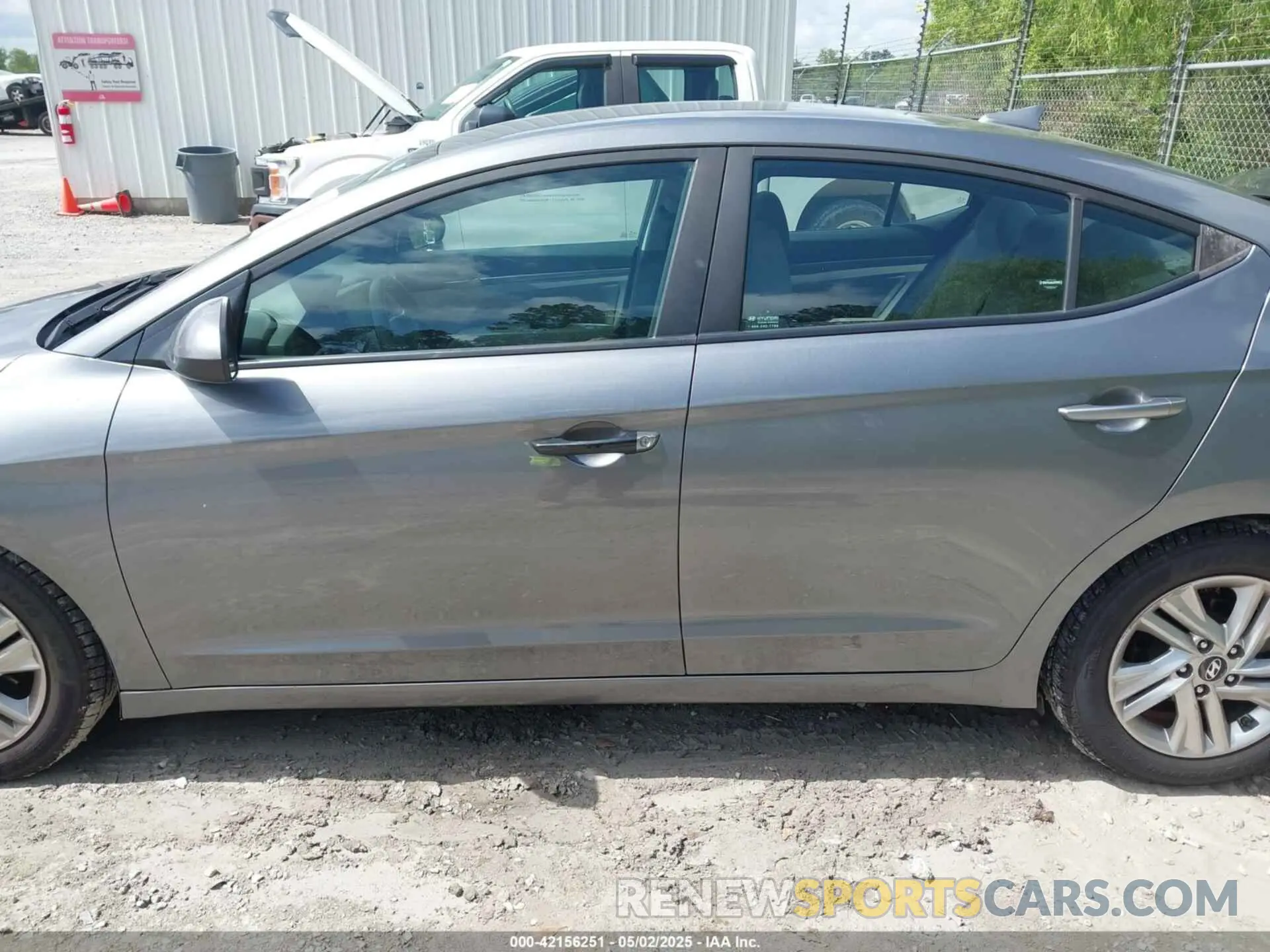 14 Photograph of a damaged car 5NPD84LFXKH403877 HYUNDAI ELANTRA 2019