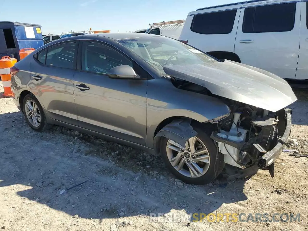 4 Photograph of a damaged car 5NPD84LFXKH405581 HYUNDAI ELANTRA 2019