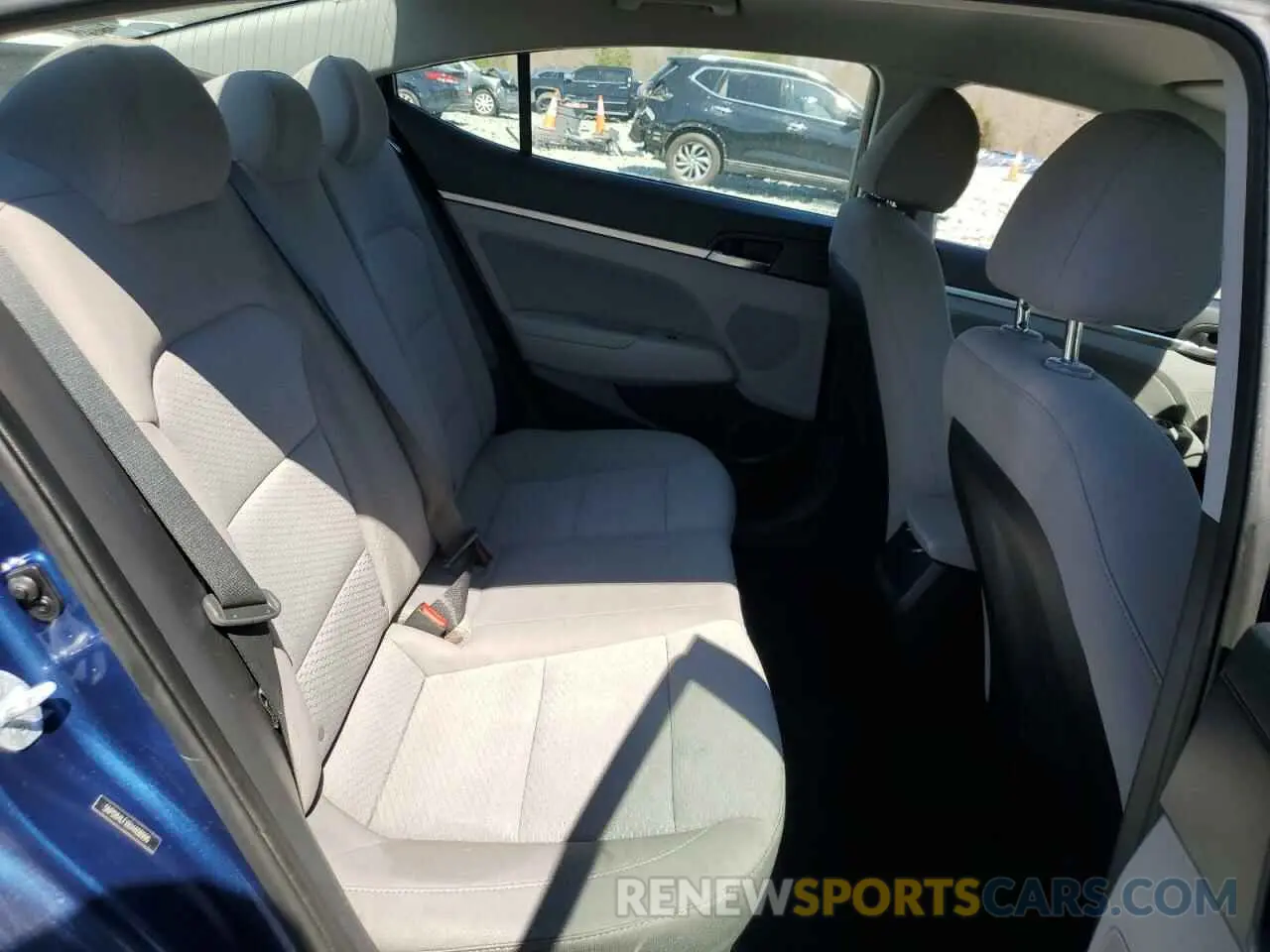 10 Photograph of a damaged car 5NPD84LFXKH408996 HYUNDAI ELANTRA 2019