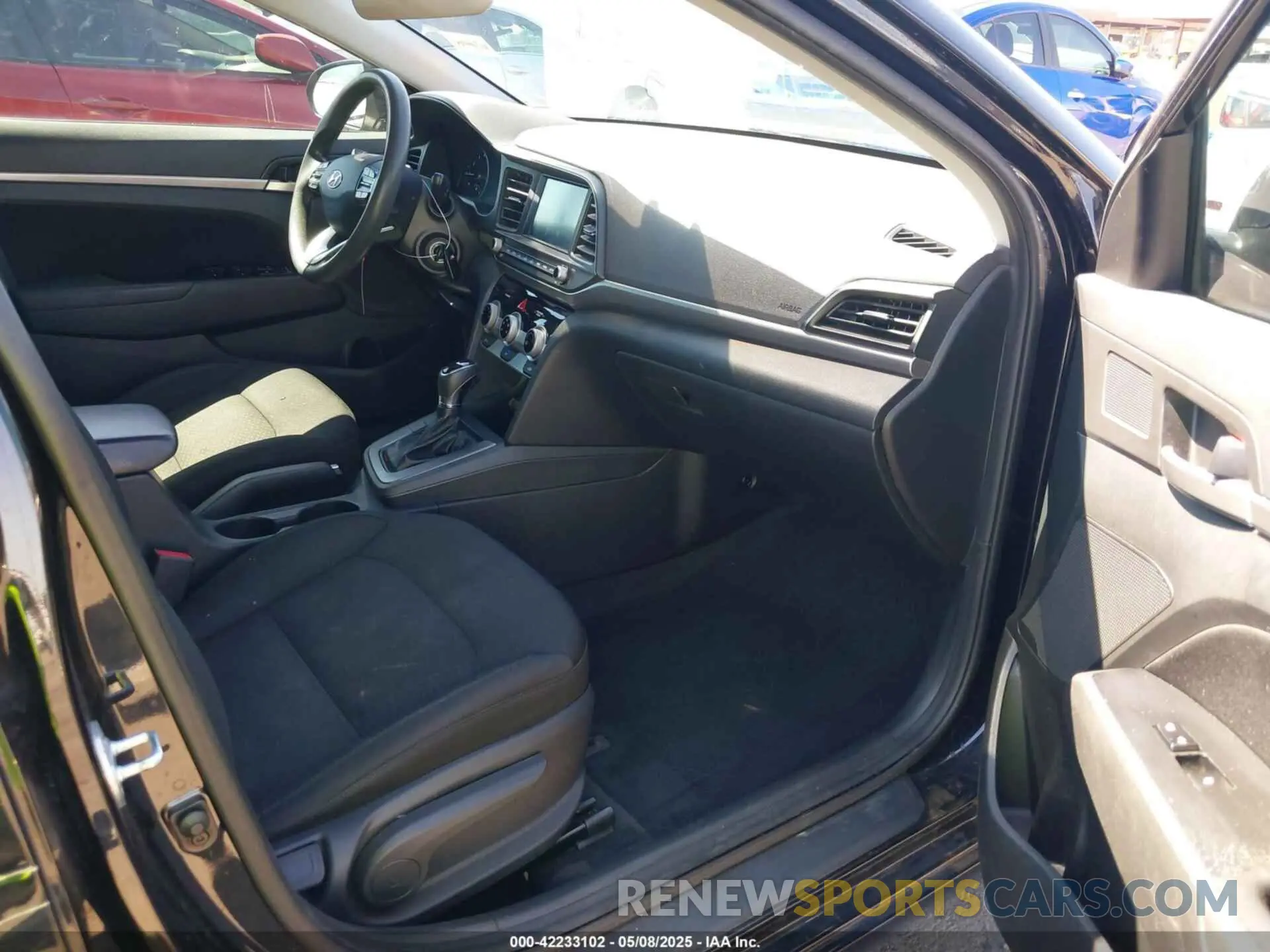 5 Photograph of a damaged car 5NPD84LFXKH411493 HYUNDAI ELANTRA 2019