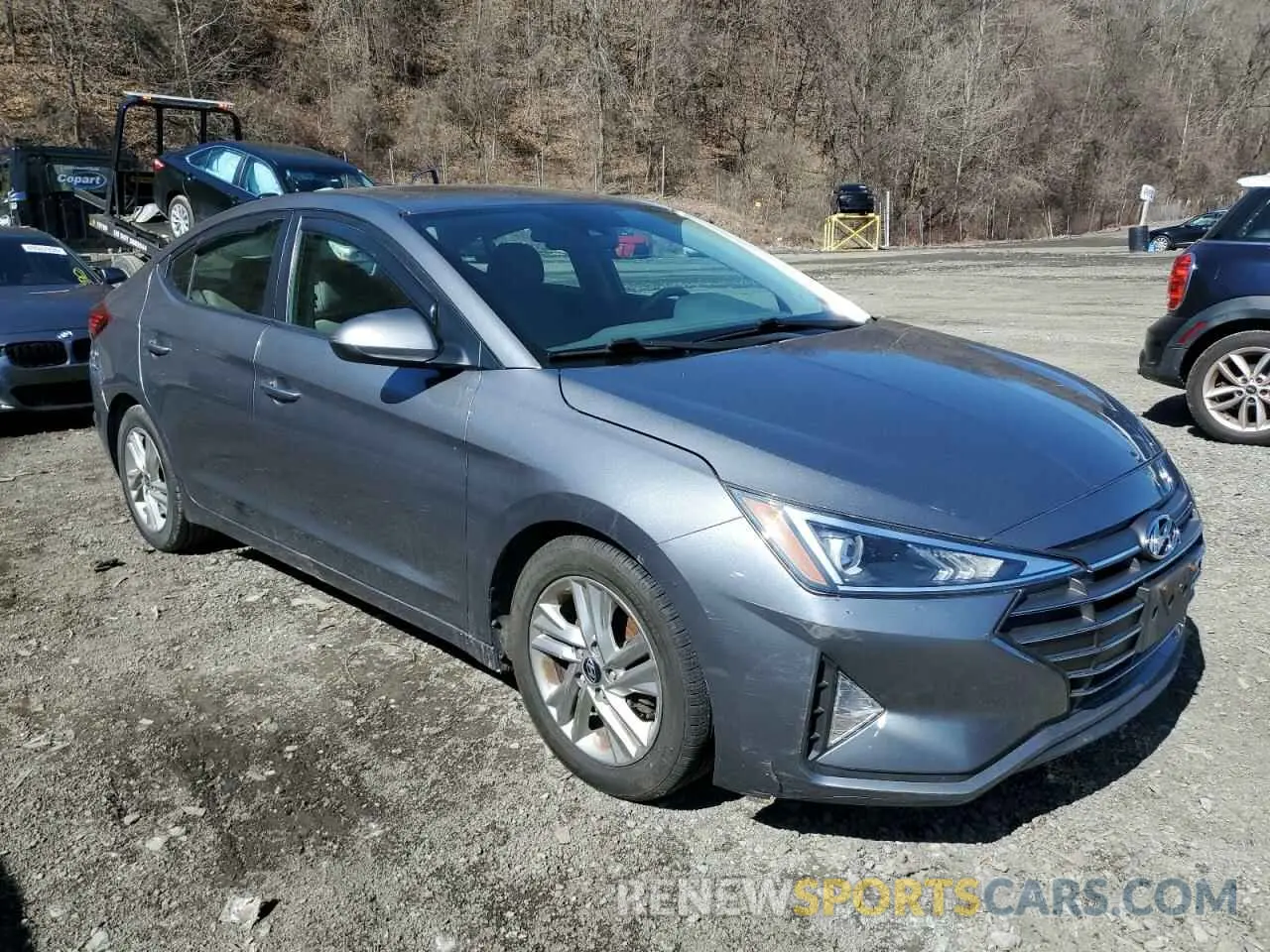 4 Photograph of a damaged car 5NPD84LFXKH414300 HYUNDAI ELANTRA 2019
