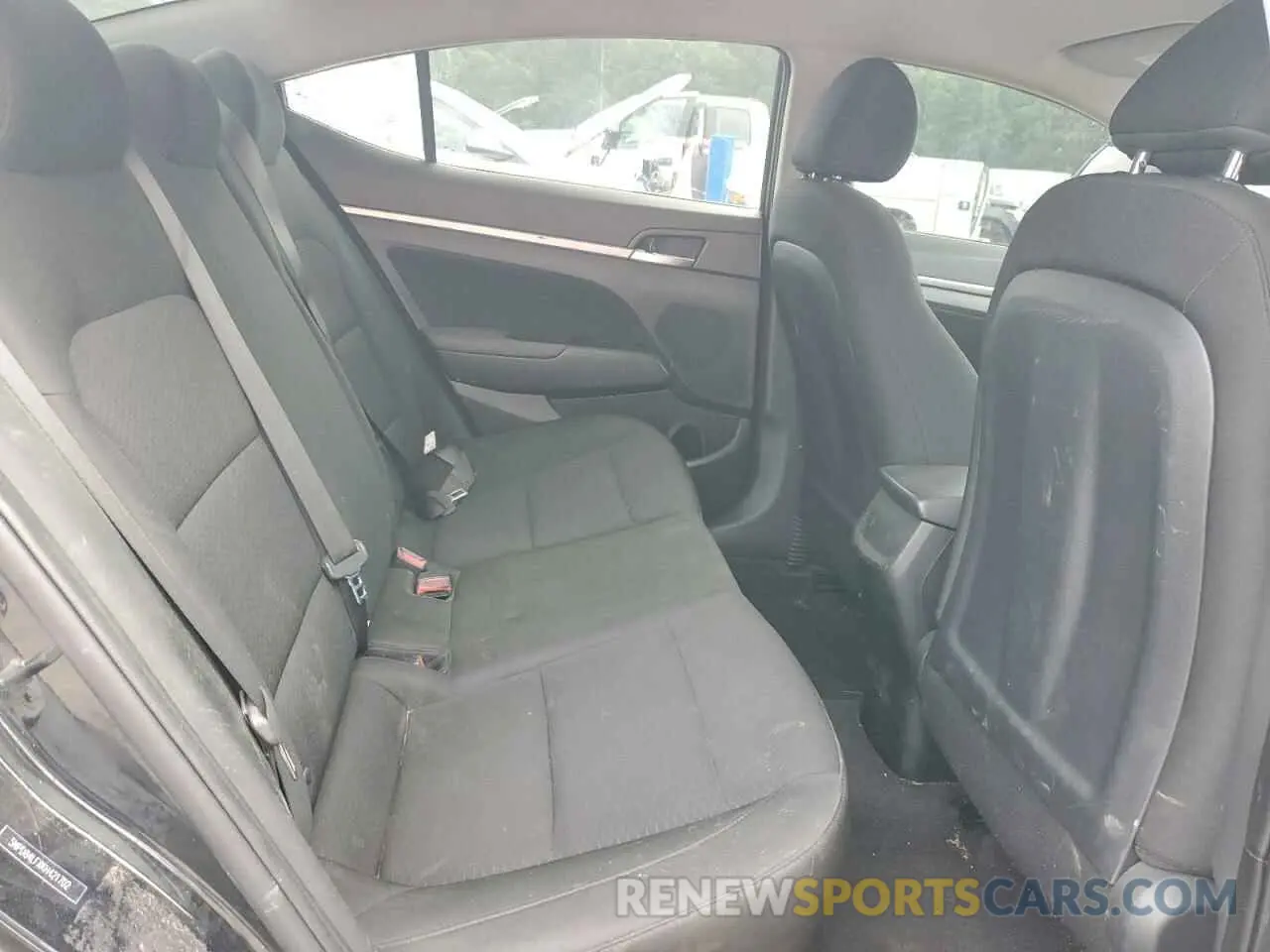 10 Photograph of a damaged car 5NPD84LFXKH421702 HYUNDAI ELANTRA 2019