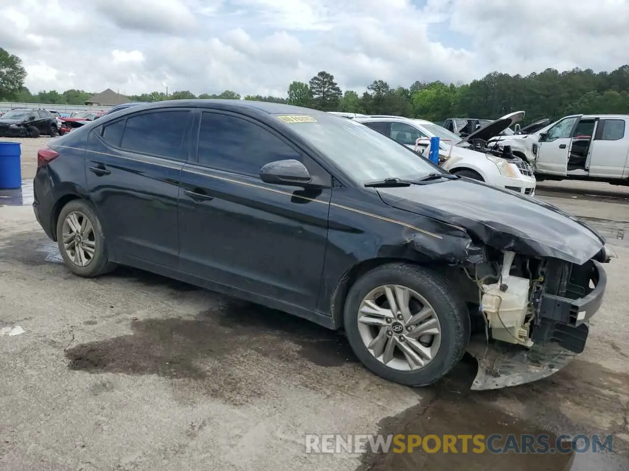 4 Photograph of a damaged car 5NPD84LFXKH421702 HYUNDAI ELANTRA 2019