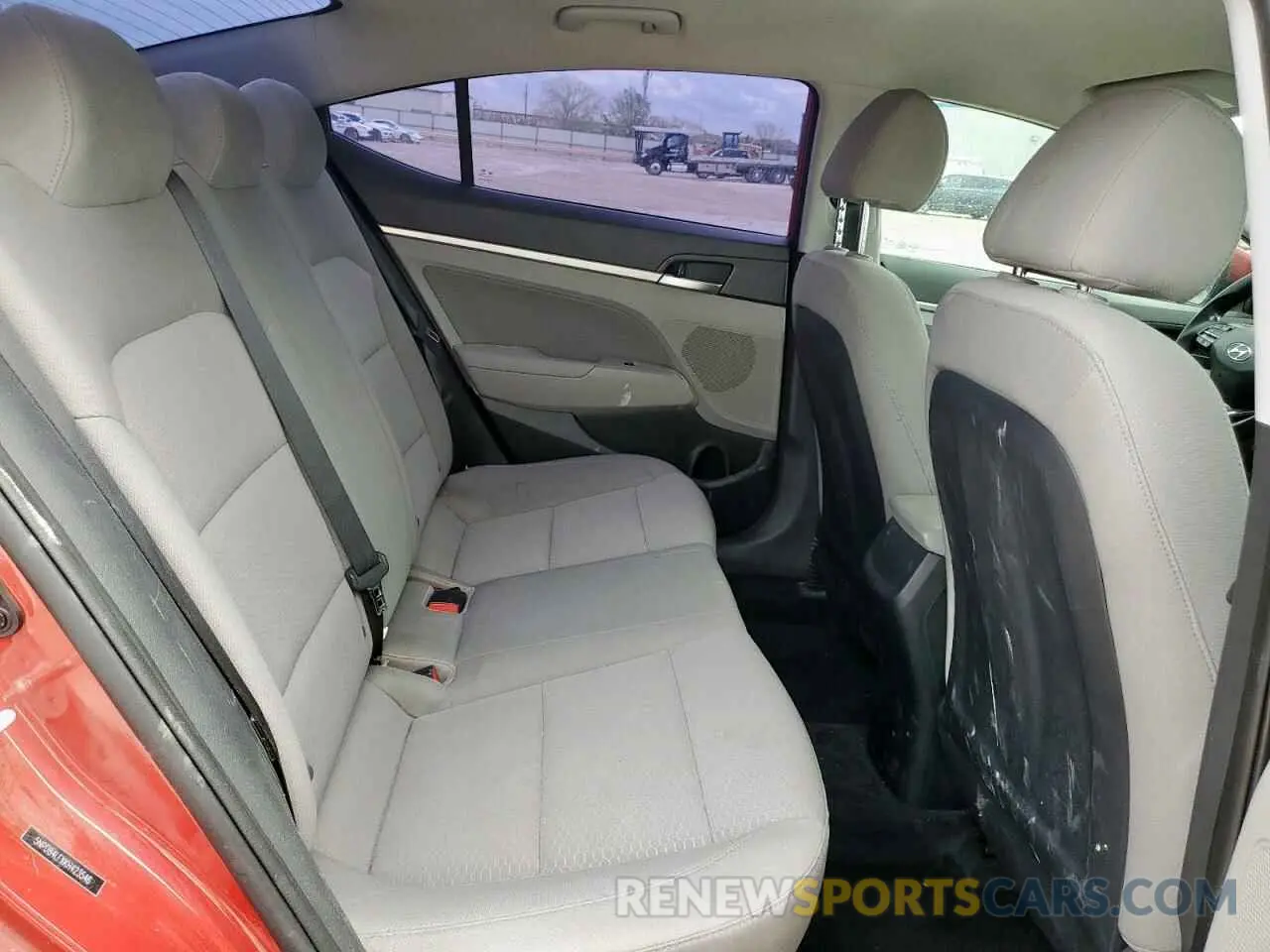 10 Photograph of a damaged car 5NPD84LFXKH423546 HYUNDAI ELANTRA 2019