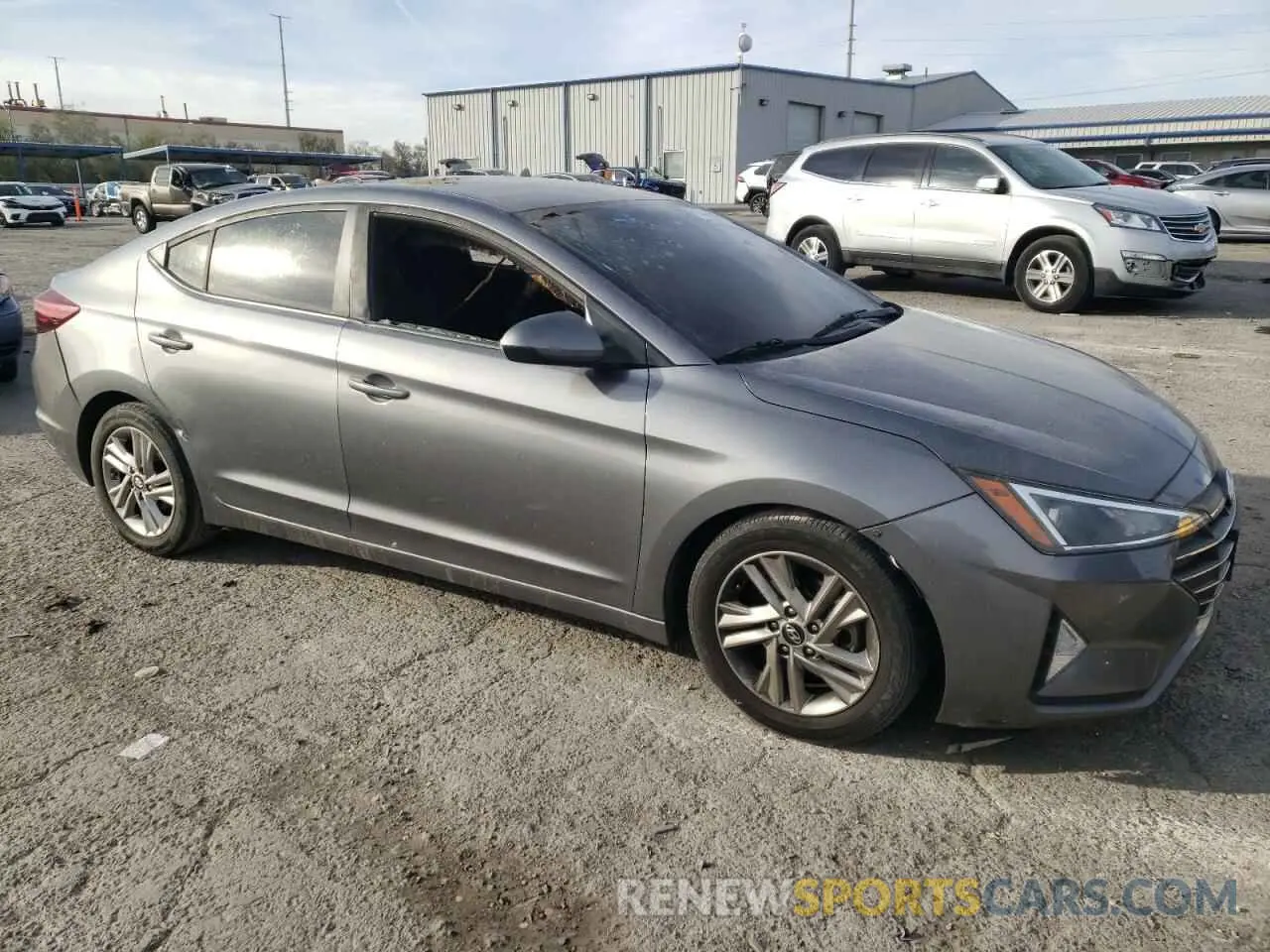 4 Photograph of a damaged car 5NPD84LFXKH424177 HYUNDAI ELANTRA 2019
