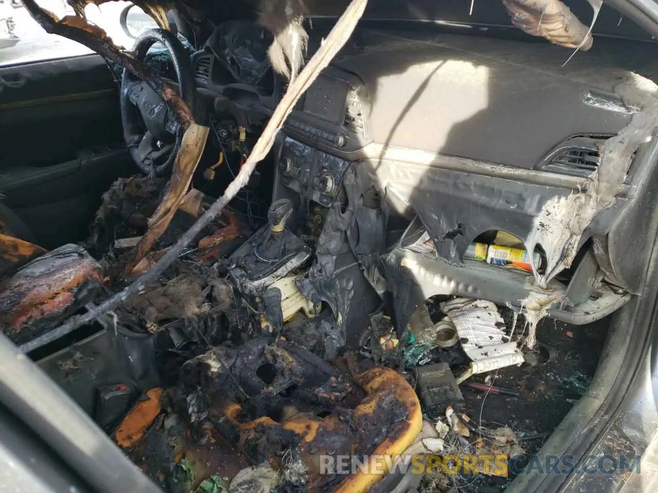 8 Photograph of a damaged car 5NPD84LFXKH424177 HYUNDAI ELANTRA 2019