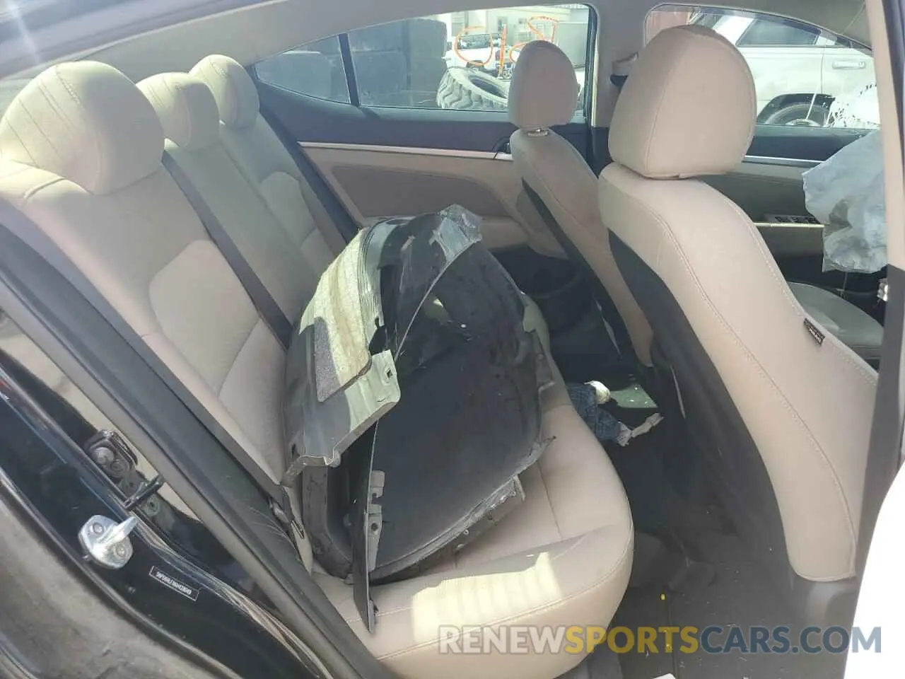 10 Photograph of a damaged car 5NPD84LFXKH428049 HYUNDAI ELANTRA 2019