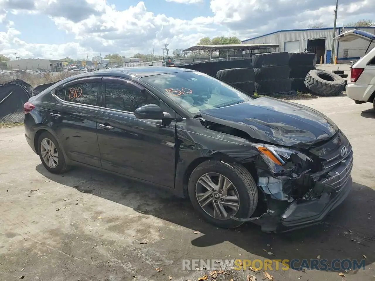 4 Photograph of a damaged car 5NPD84LFXKH428049 HYUNDAI ELANTRA 2019