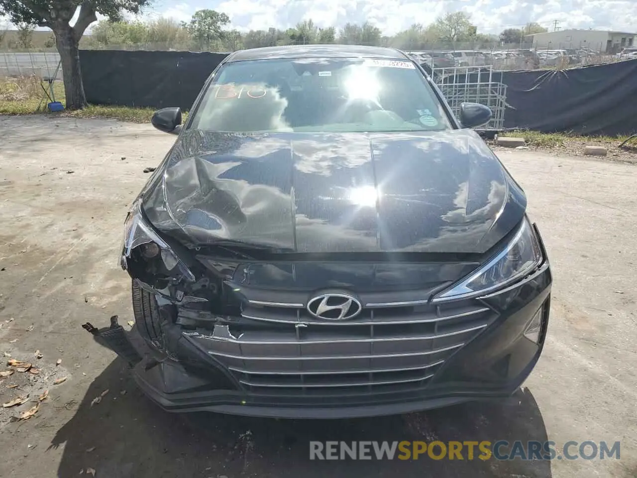 5 Photograph of a damaged car 5NPD84LFXKH428049 HYUNDAI ELANTRA 2019