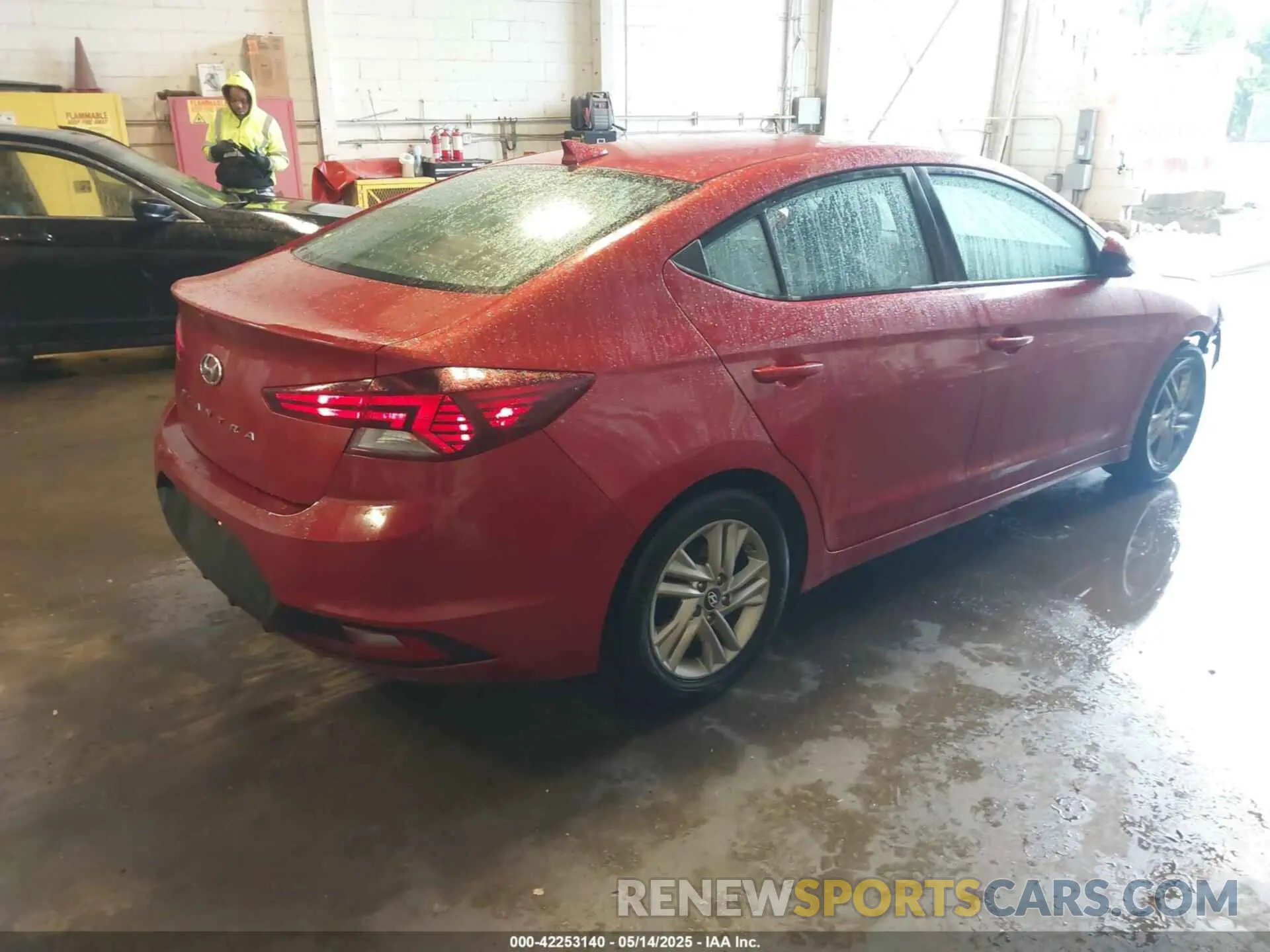 4 Photograph of a damaged car 5NPD84LFXKH428097 HYUNDAI ELANTRA 2019