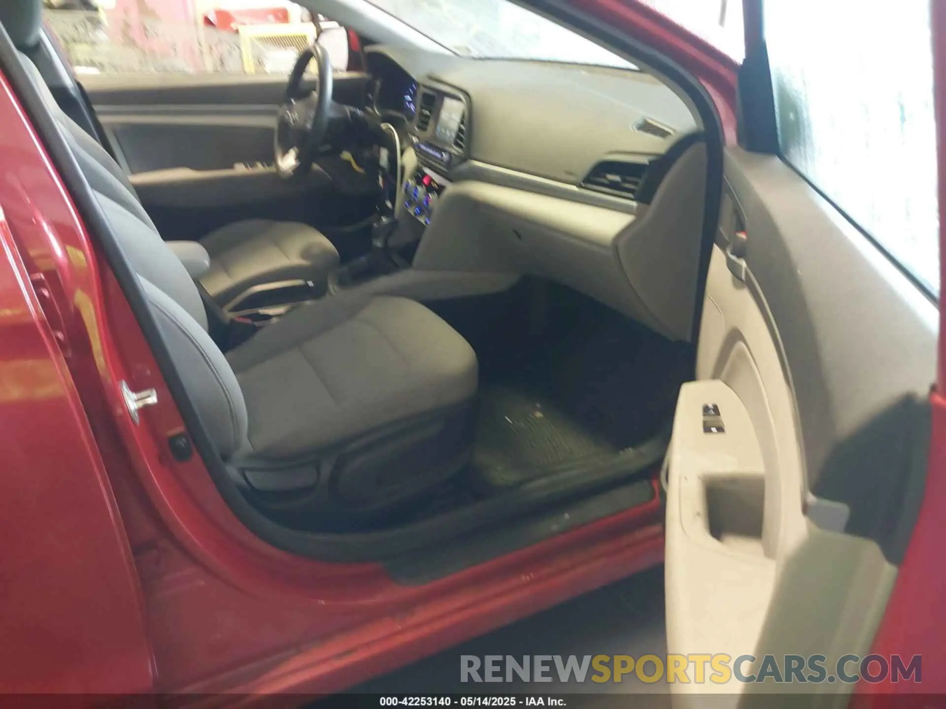 5 Photograph of a damaged car 5NPD84LFXKH428097 HYUNDAI ELANTRA 2019