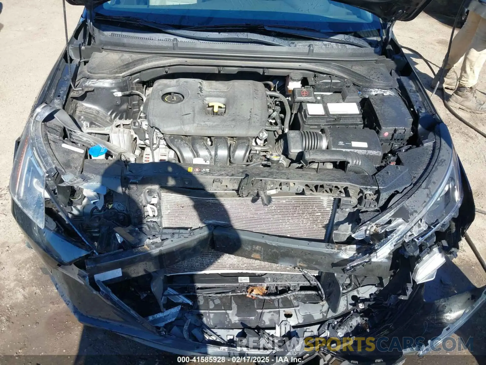 10 Photograph of a damaged car 5NPD84LFXKH445949 HYUNDAI ELANTRA 2019