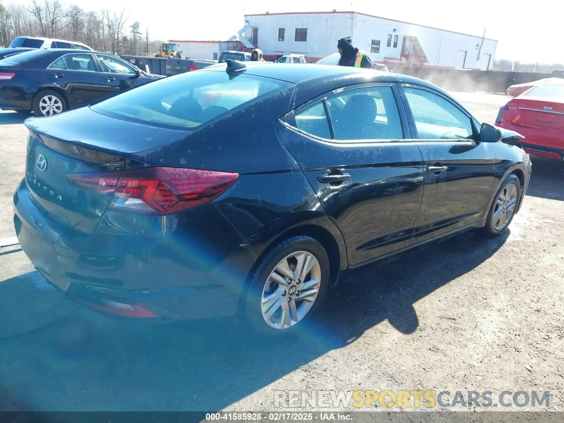 4 Photograph of a damaged car 5NPD84LFXKH445949 HYUNDAI ELANTRA 2019