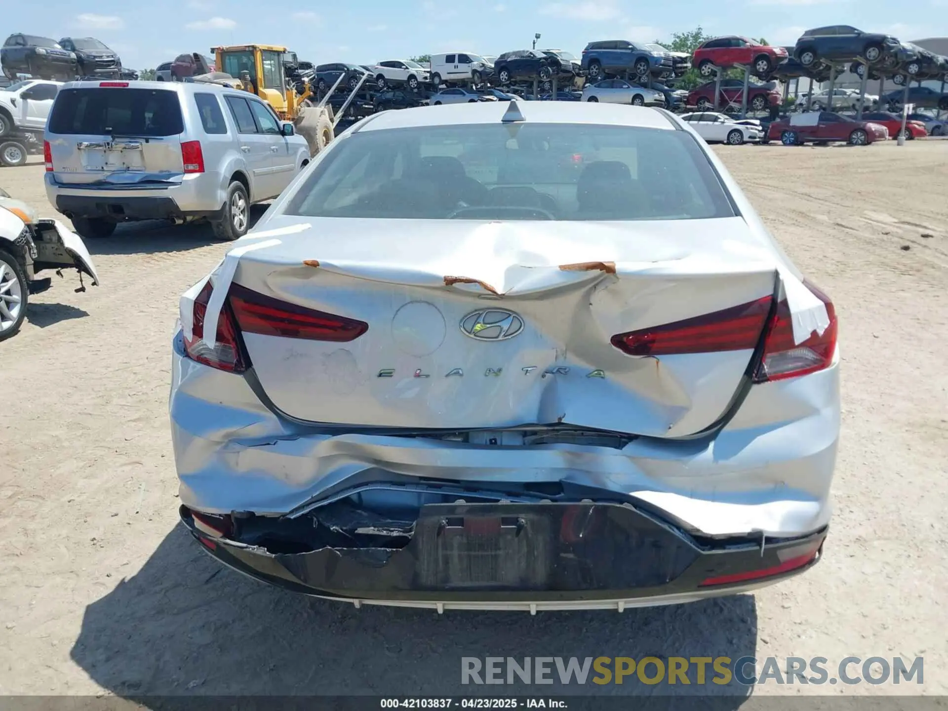 16 Photograph of a damaged car 5NPD84LFXKH466932 HYUNDAI ELANTRA 2019