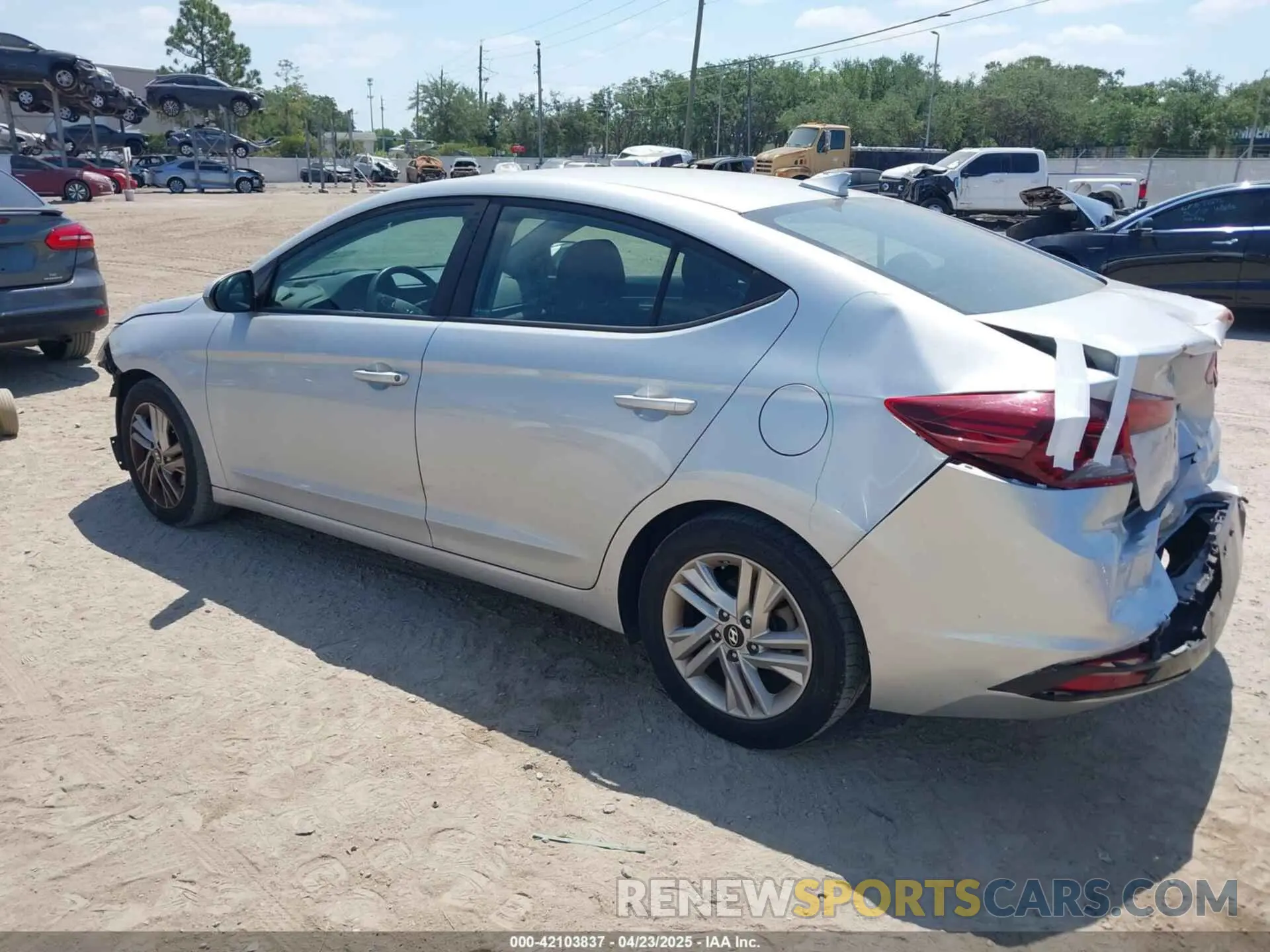 3 Photograph of a damaged car 5NPD84LFXKH466932 HYUNDAI ELANTRA 2019