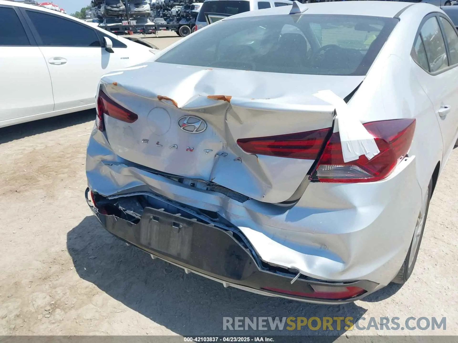 6 Photograph of a damaged car 5NPD84LFXKH466932 HYUNDAI ELANTRA 2019