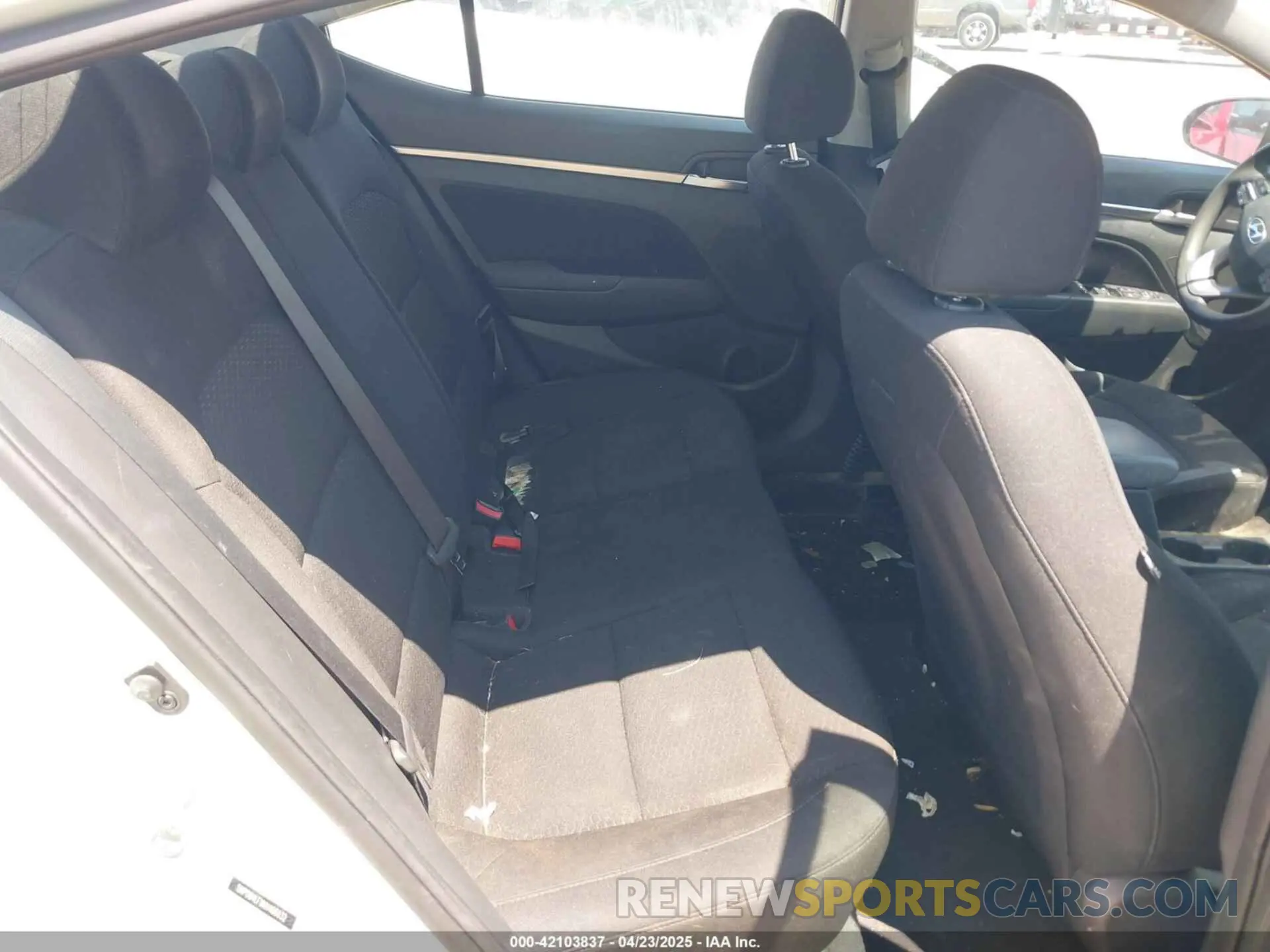 8 Photograph of a damaged car 5NPD84LFXKH466932 HYUNDAI ELANTRA 2019