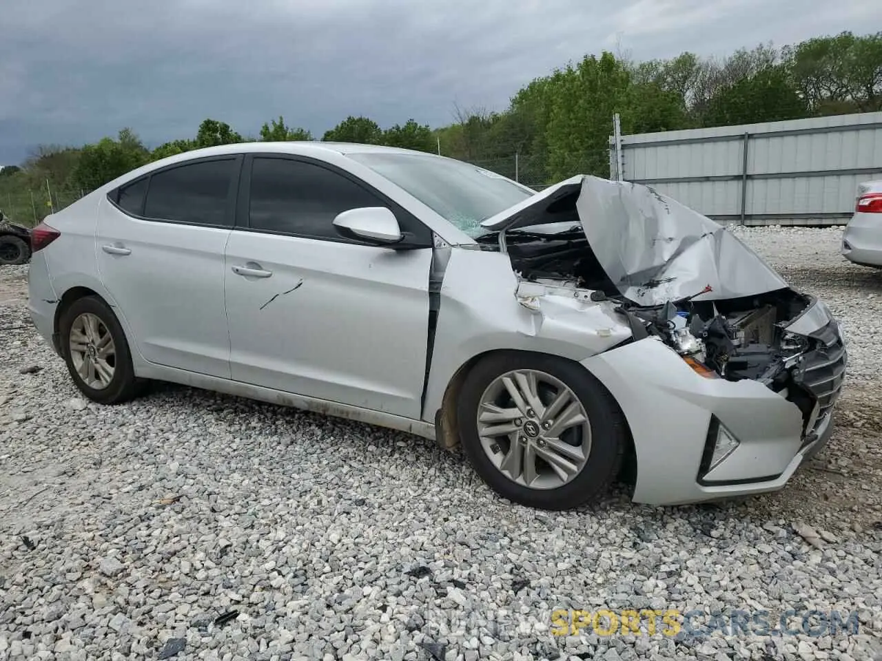 4 Photograph of a damaged car 5NPD84LFXKH475856 HYUNDAI ELANTRA 2019